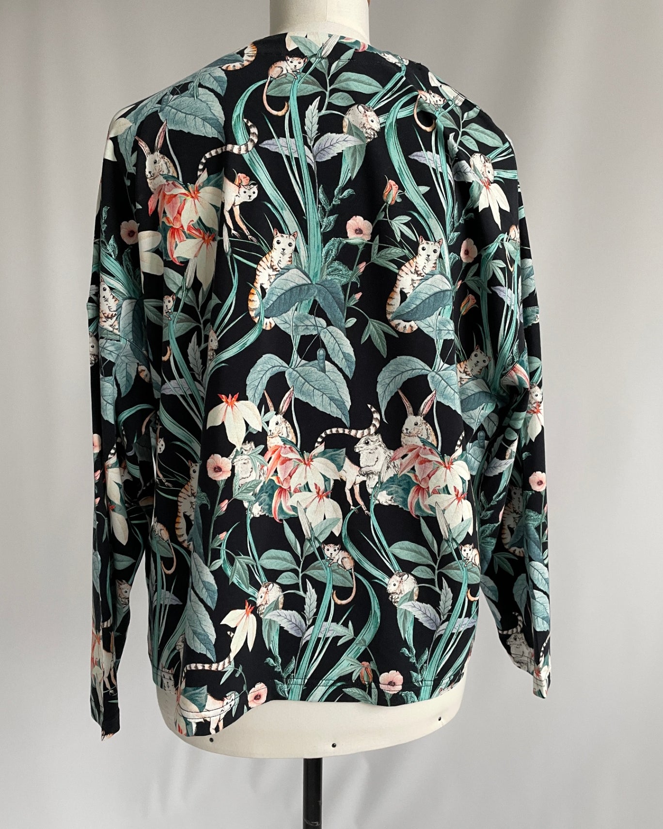 Pullover mit V-Ausschnitt Langarm Tropical Größe XL | Second Love