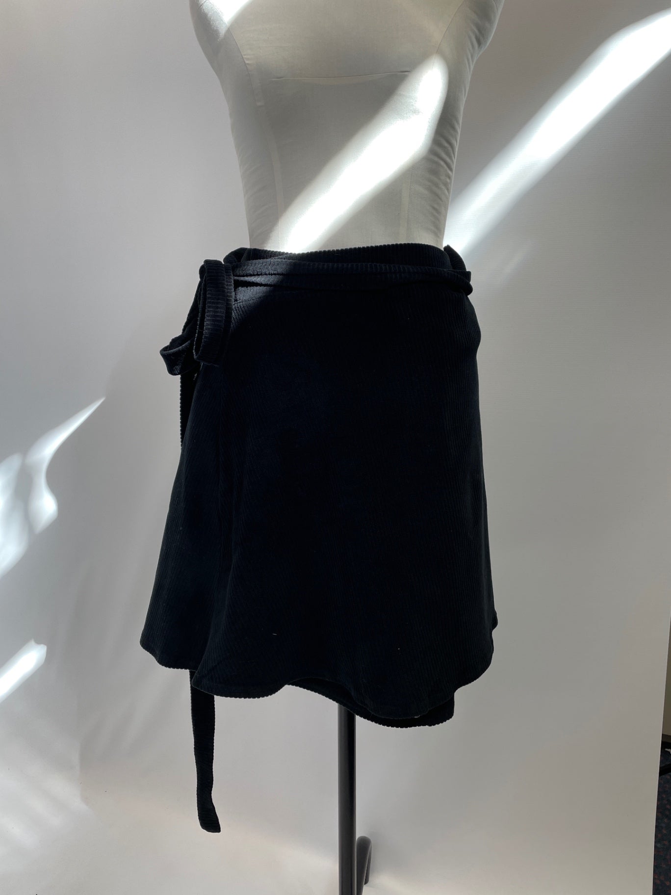 Mini-Wickelrock "Wanda" | Velvet-Cord |Farbe Schwarz|Größe: 5XL|Second Love