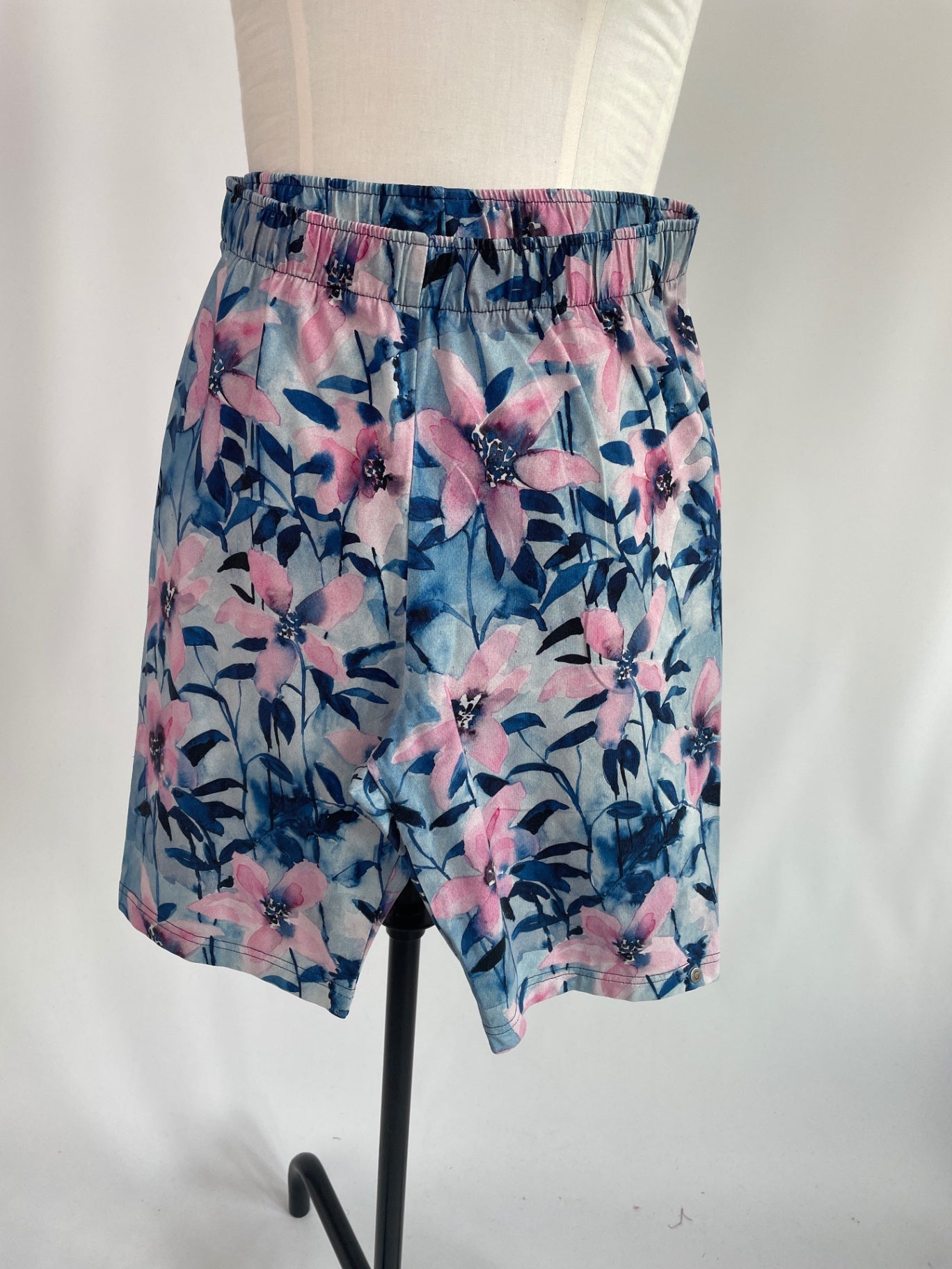 Rea | Radlerhose | Lilien | Größe XL | Second Love