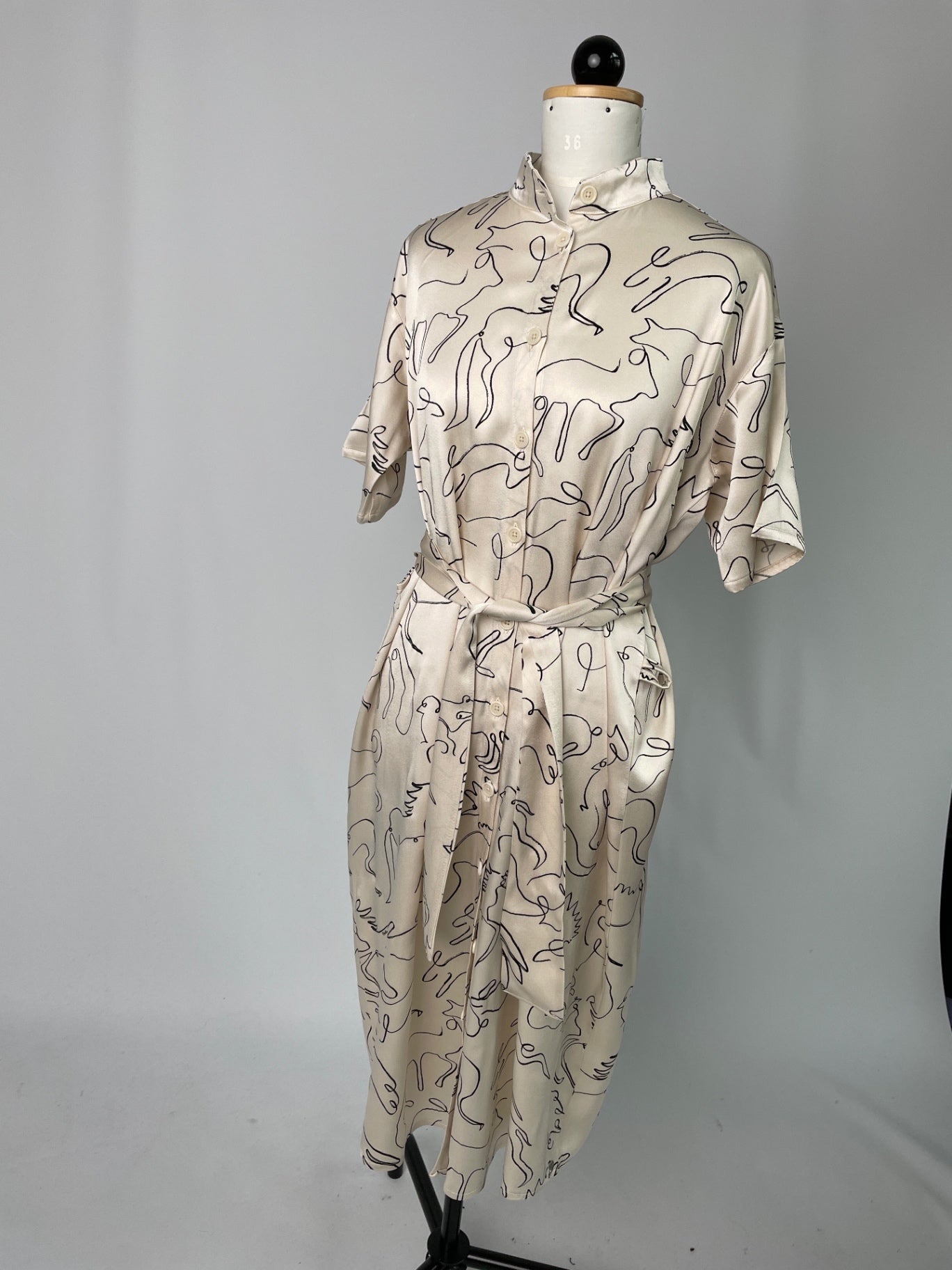 Briana | kurzärmliges Blusenkleid | Designer Deadstock | Größe M | Second Love