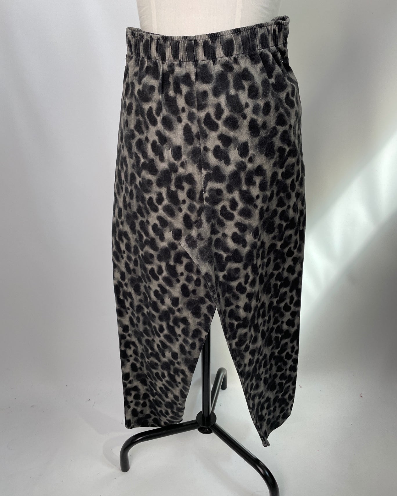 Karottenhose | Canvas Dark Leobert | Größe L | Second Love