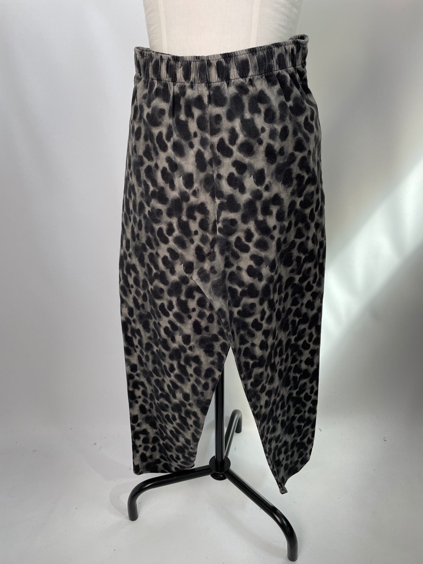 Karottenhose | Canvas Dark Leobert | Größe L | Second Love