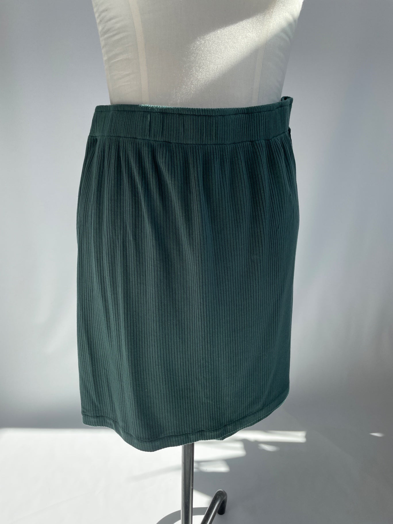 Ruth | Kurzer Rock | Rippjersey | waldgrün | Größe: XXXL | Second Love