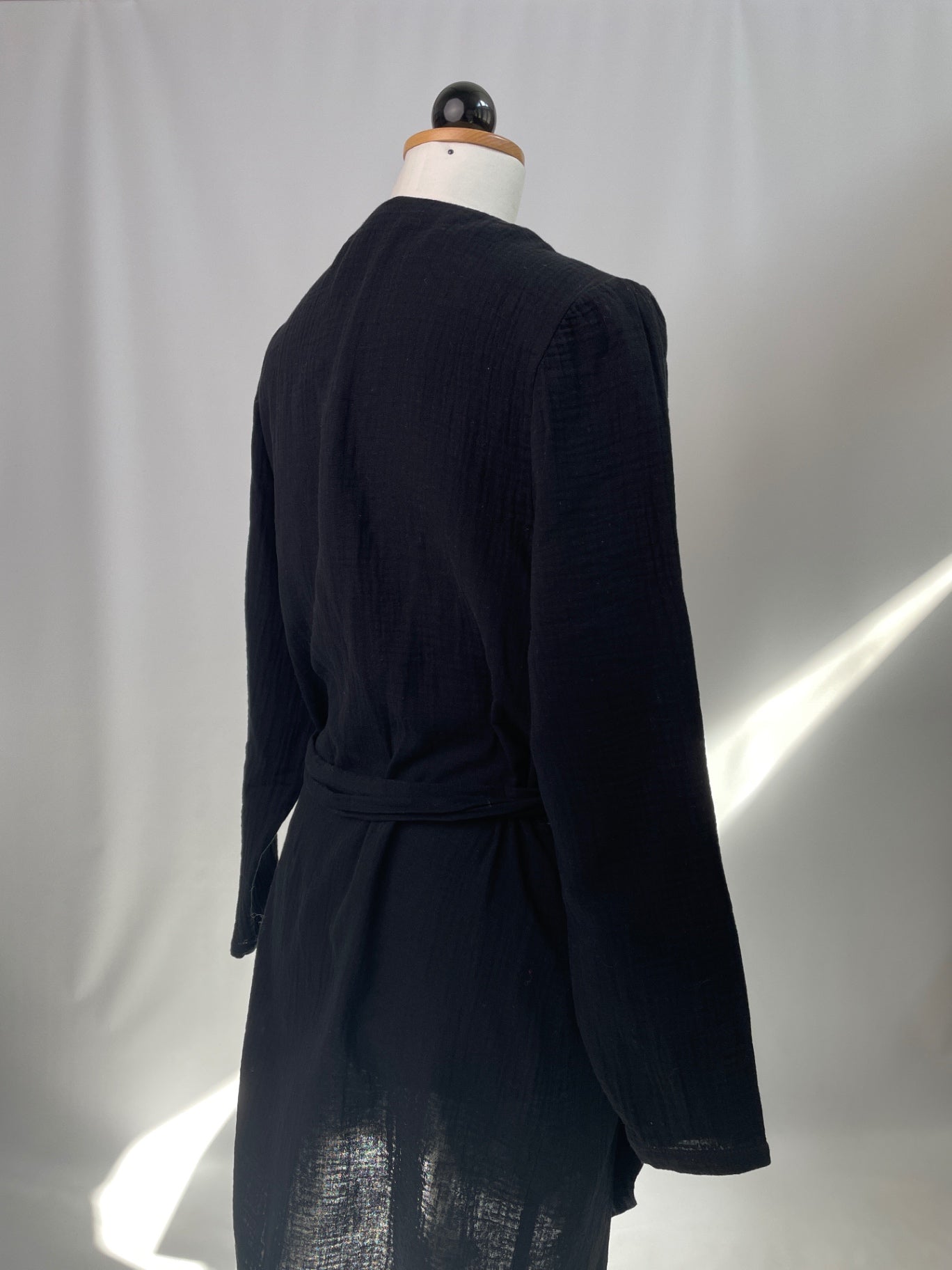 Wilma | Mini-Wickelkleid langarm | Musselin schwarz | Größe M | Second Love