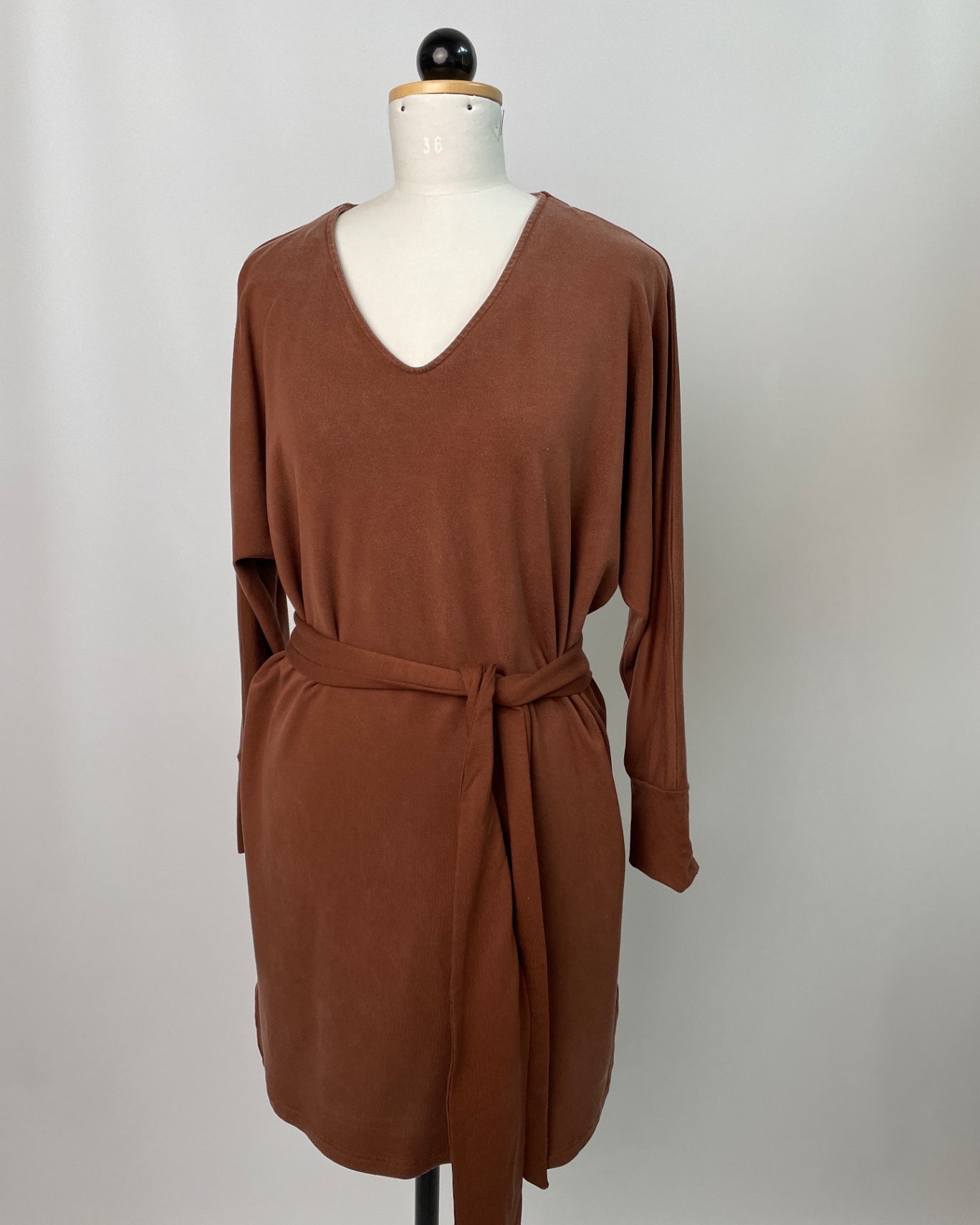 Kumi | langärmliges Kimonokleid | Tencelsweat nuss | Größe XXS | Second Love