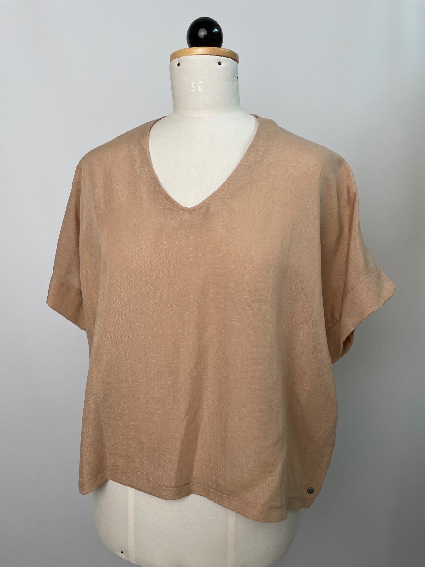 Ophelia | Oberteil mit V-Ausschnitt | Leinen-Tencel beige | Größe M | Second Love