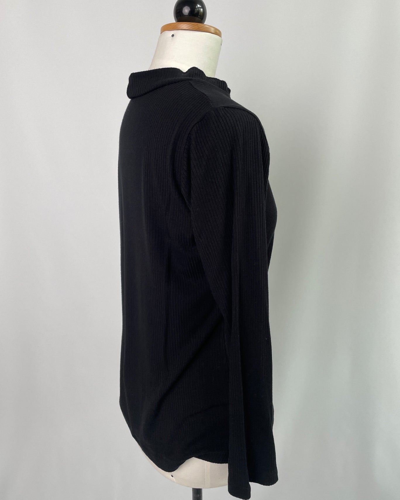 Bina | langärmliges Basicshirt mit Stehkragen | Rippjersey schwarz | Größe XXS | Second Love