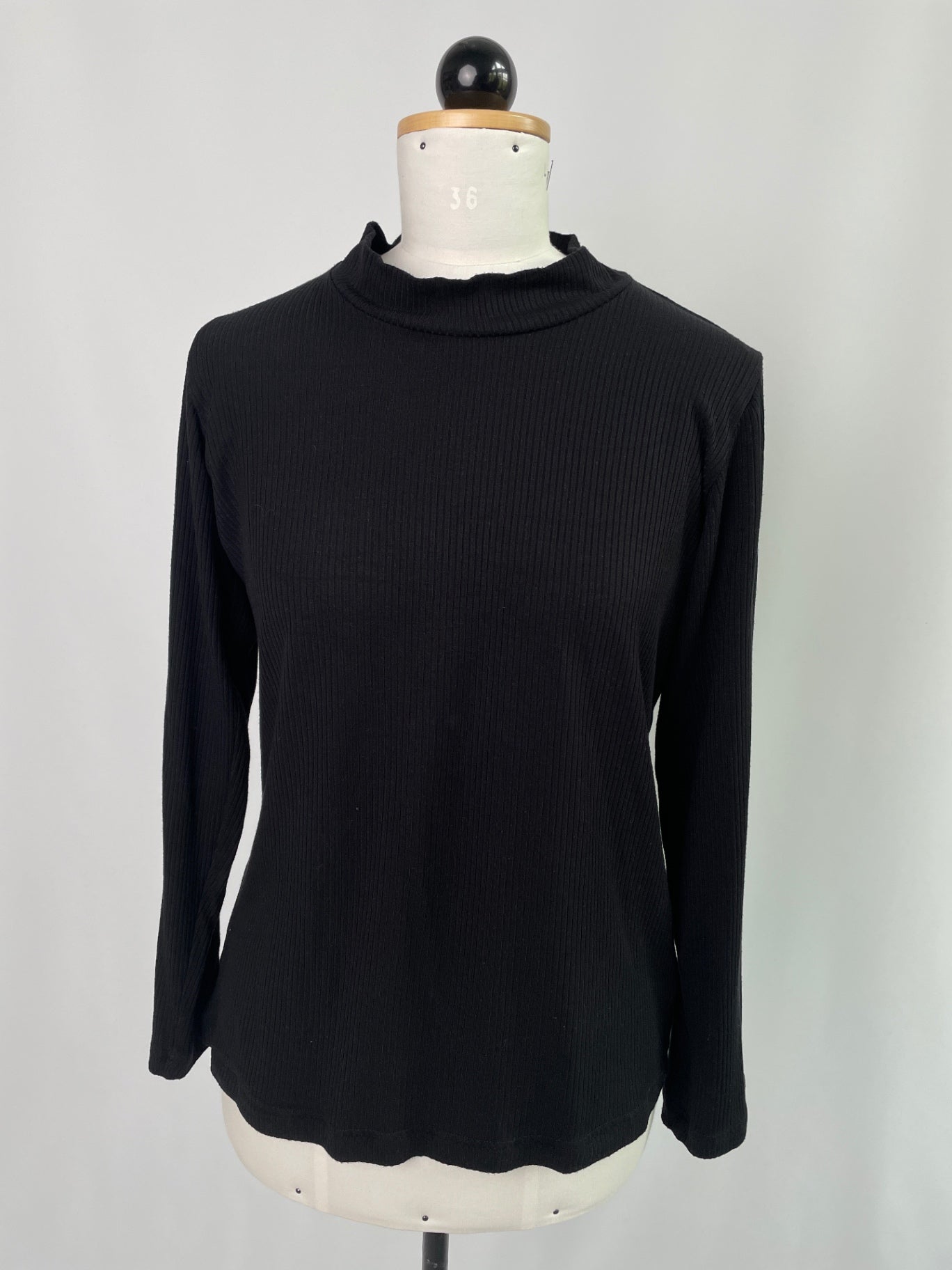 Bina | langärmliges Basicshirt mit Stehkragen | Rippjersey schwarz | Größe XXS | Second Love