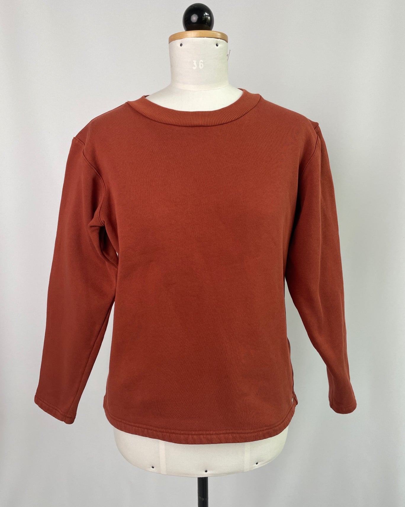 Theo | Lockerer Longsleeve | Sweat rostrot | Größe XS | Second Love