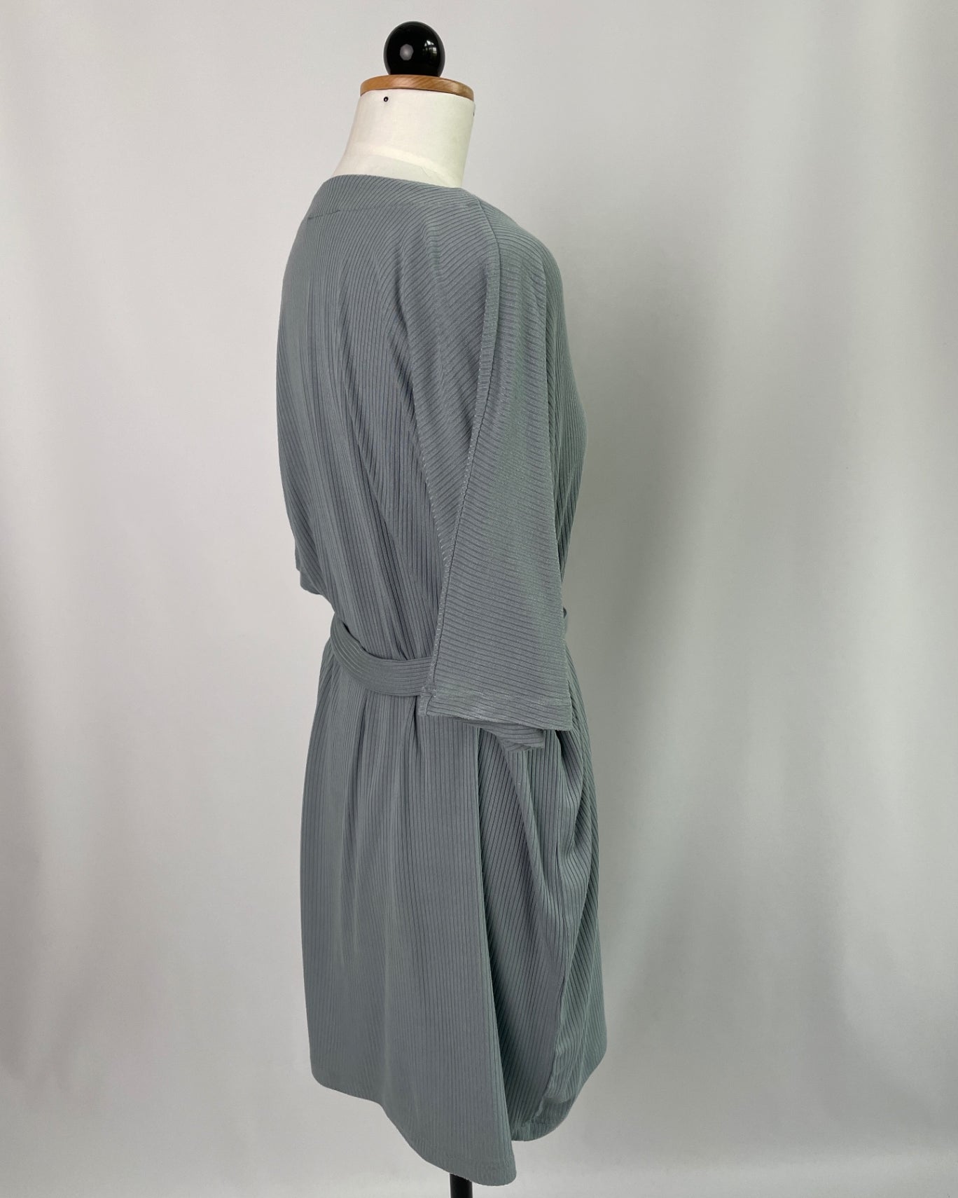 Kumi | Oversized Kimonokleid kurzarm | Rippjersey hellblau | Größe XXS | Second Love