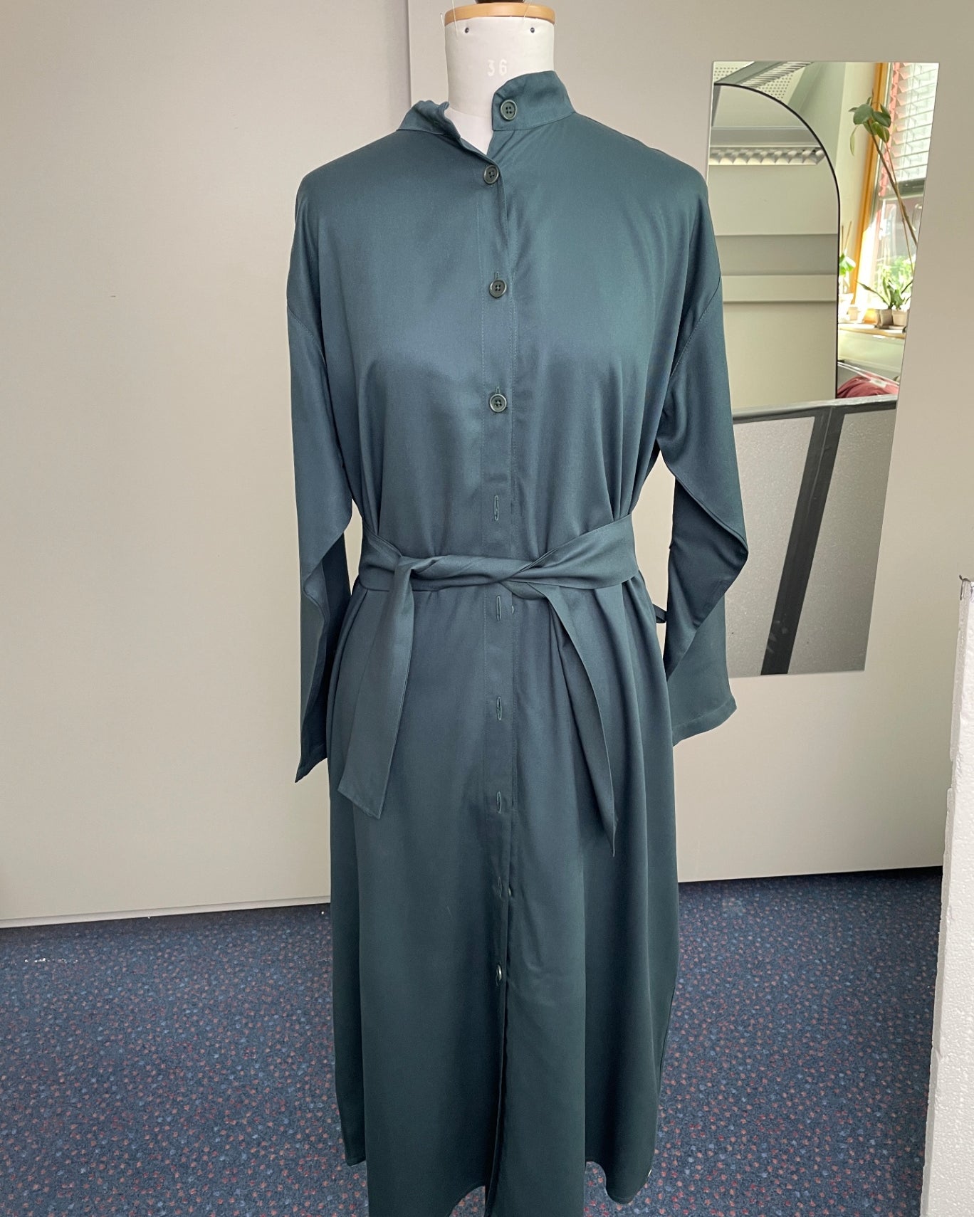 Brianna | Blusenkleid langarm | Lenzing™ EcoVero™ | flaschengrün | Größe M | Second Love