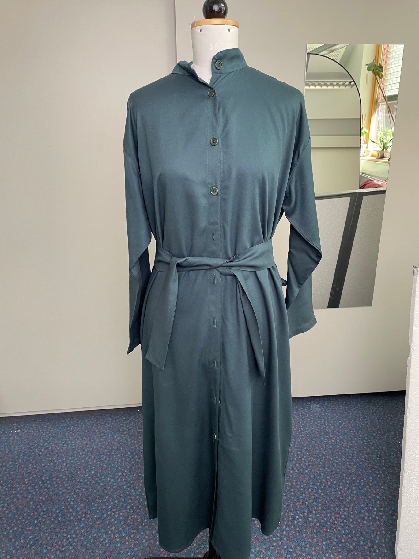 Brianna | Blusenkleid langarm | Lenzing™ EcoVero™ | flaschengrün | Größe M | Second Love