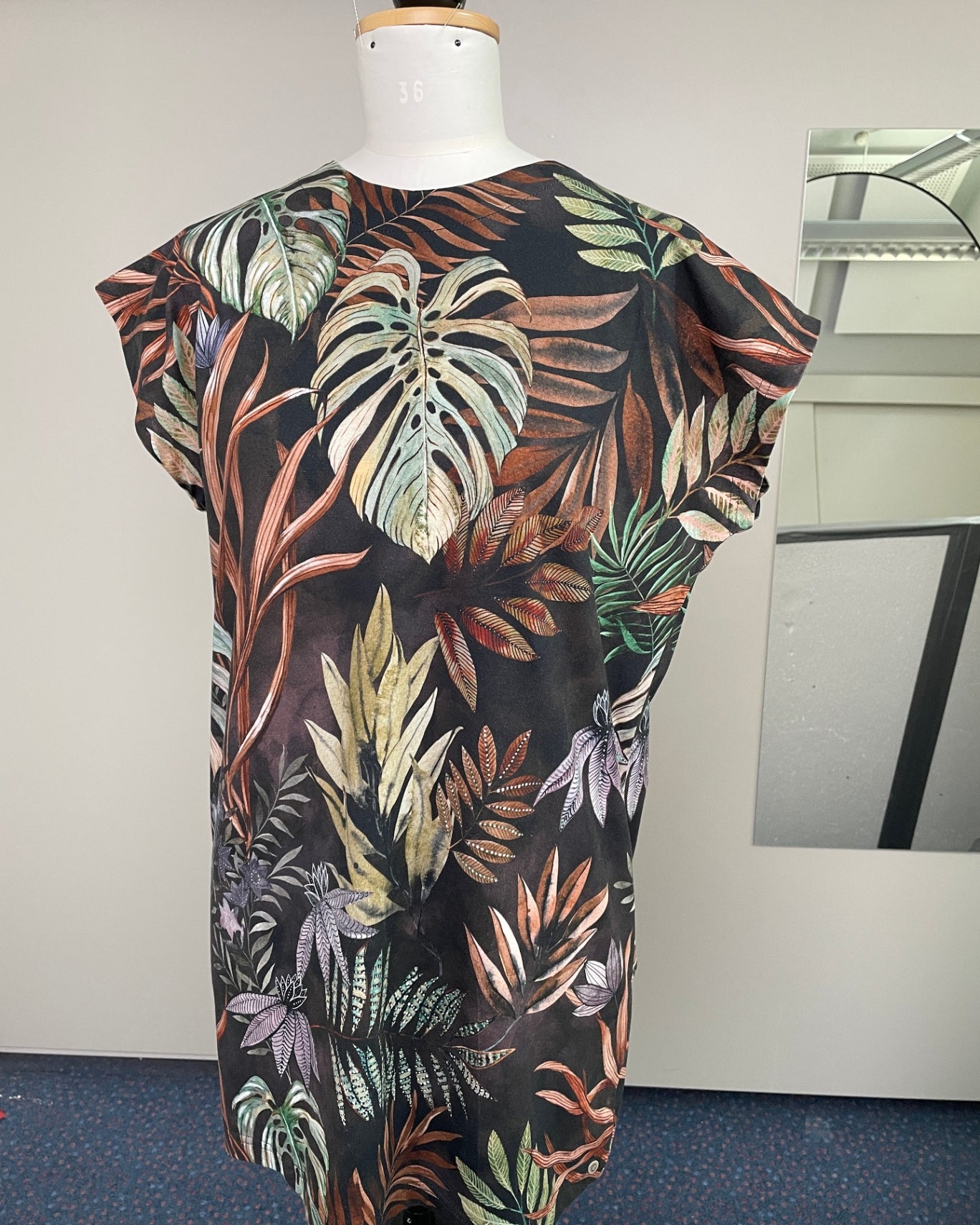 Vivi | Kleid kurzarm | Plantlover | Größe XXS | Sonderlänge -26 cm | Second Love