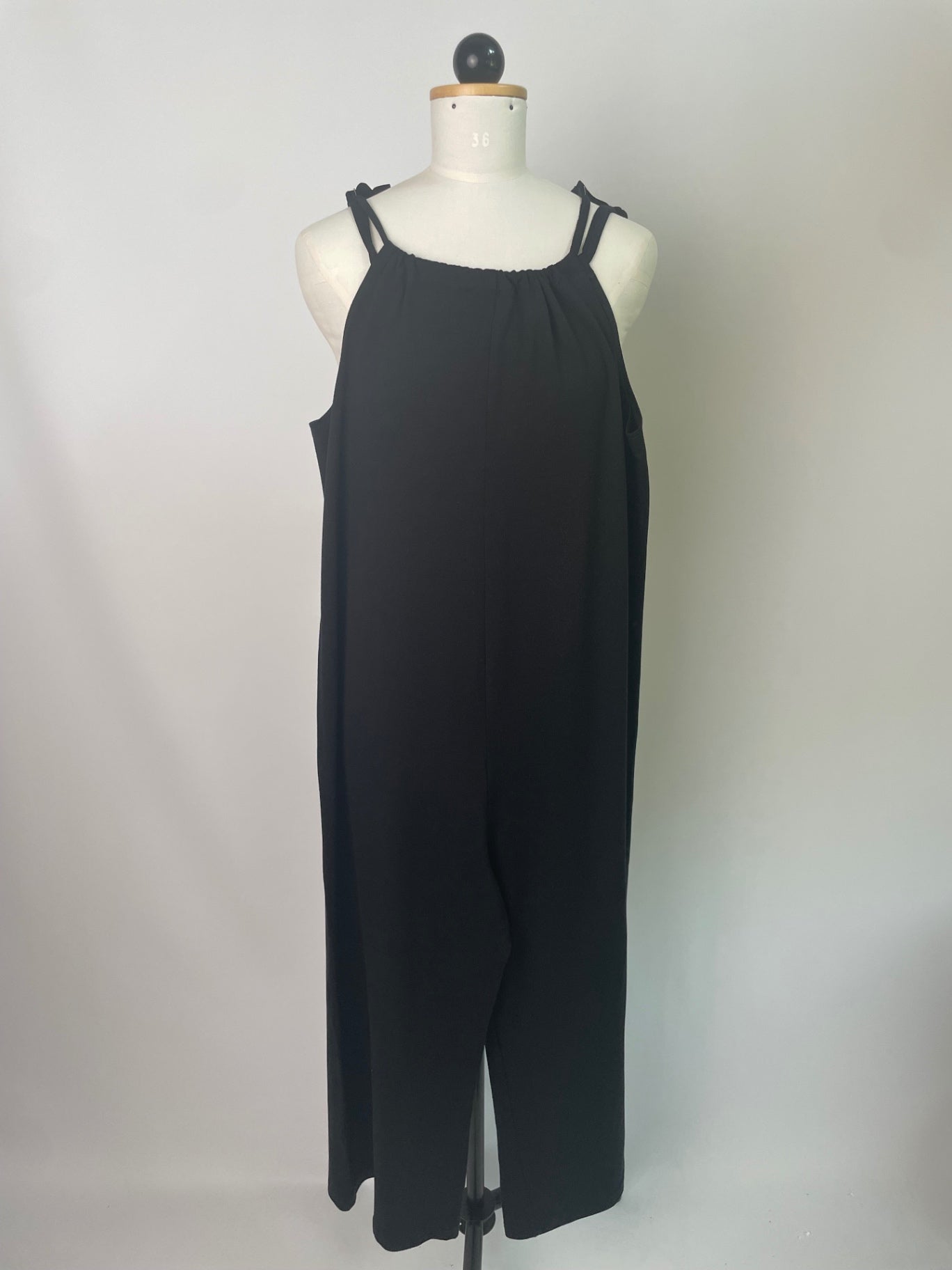 Cleopatra | Lockerer Jumpsuit | Tencelsweat schwarz | Größe XS | ohne Gürtel | Second Love