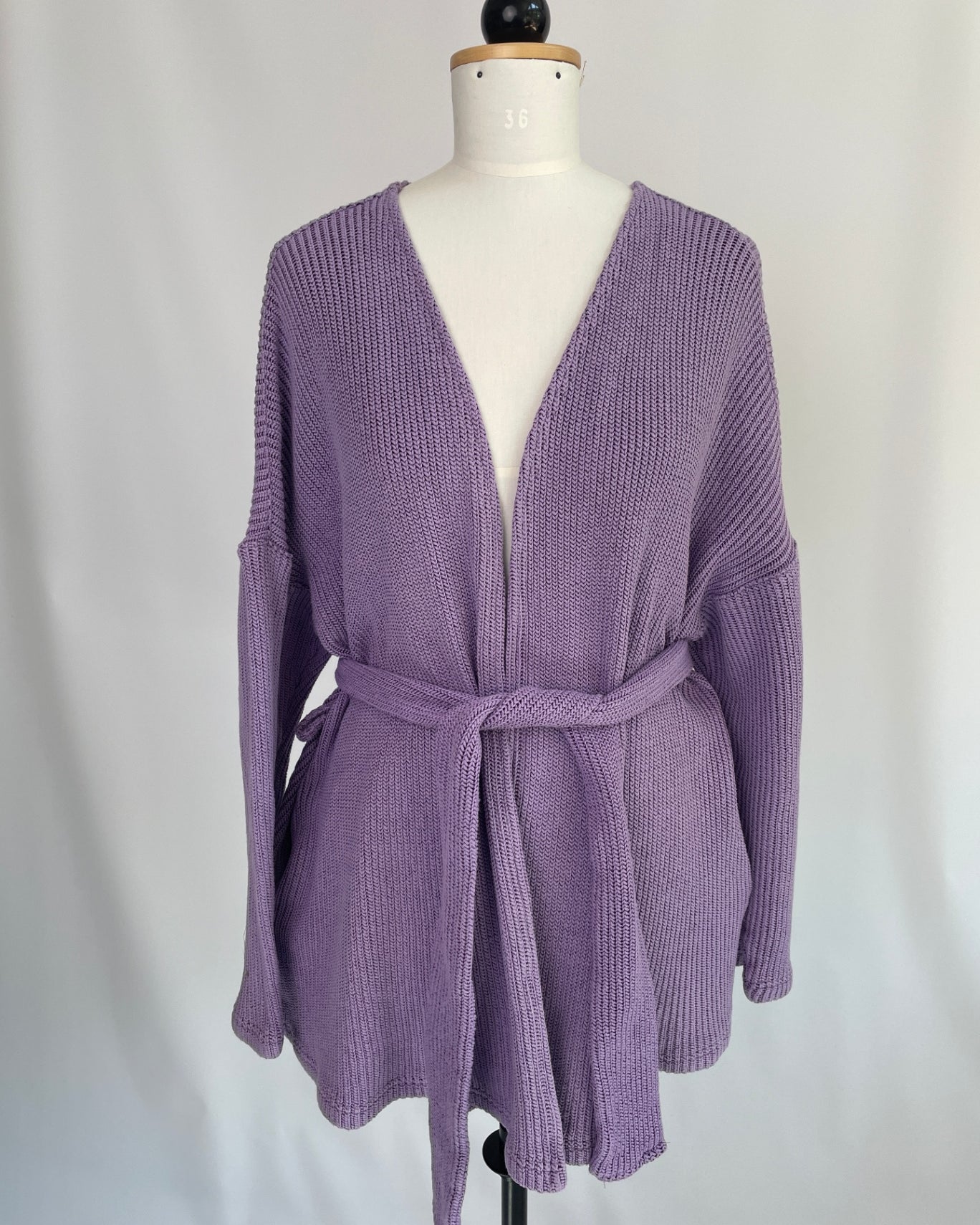 Cora | Langärmliger Cardigan | Bio-Baumwollstrick flieder | Größe: L | Second Love