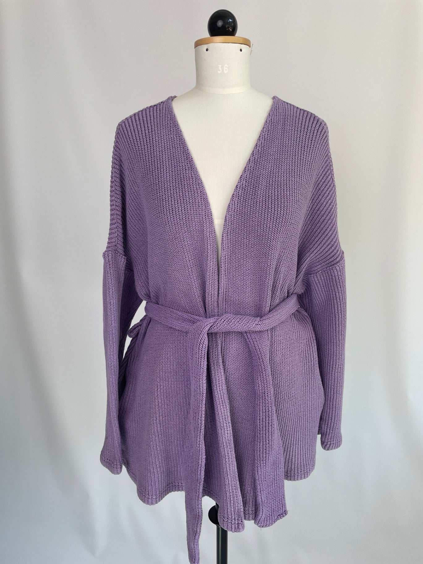 Cora | Langärmliger Cardigan | Bio-Baumwollstrick flieder | Größe: L | Second Love