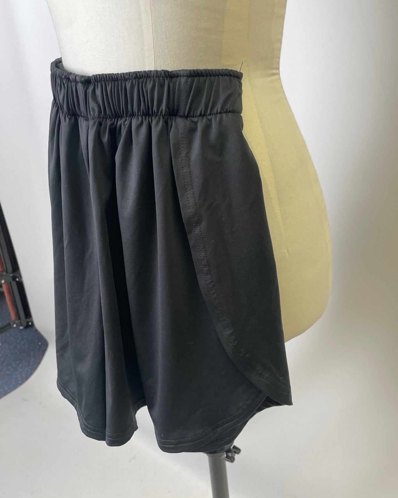 Wendy | Luftige Wickelshorts | UV-/Funktionsstoff schwarz | Größe XS | Second Love