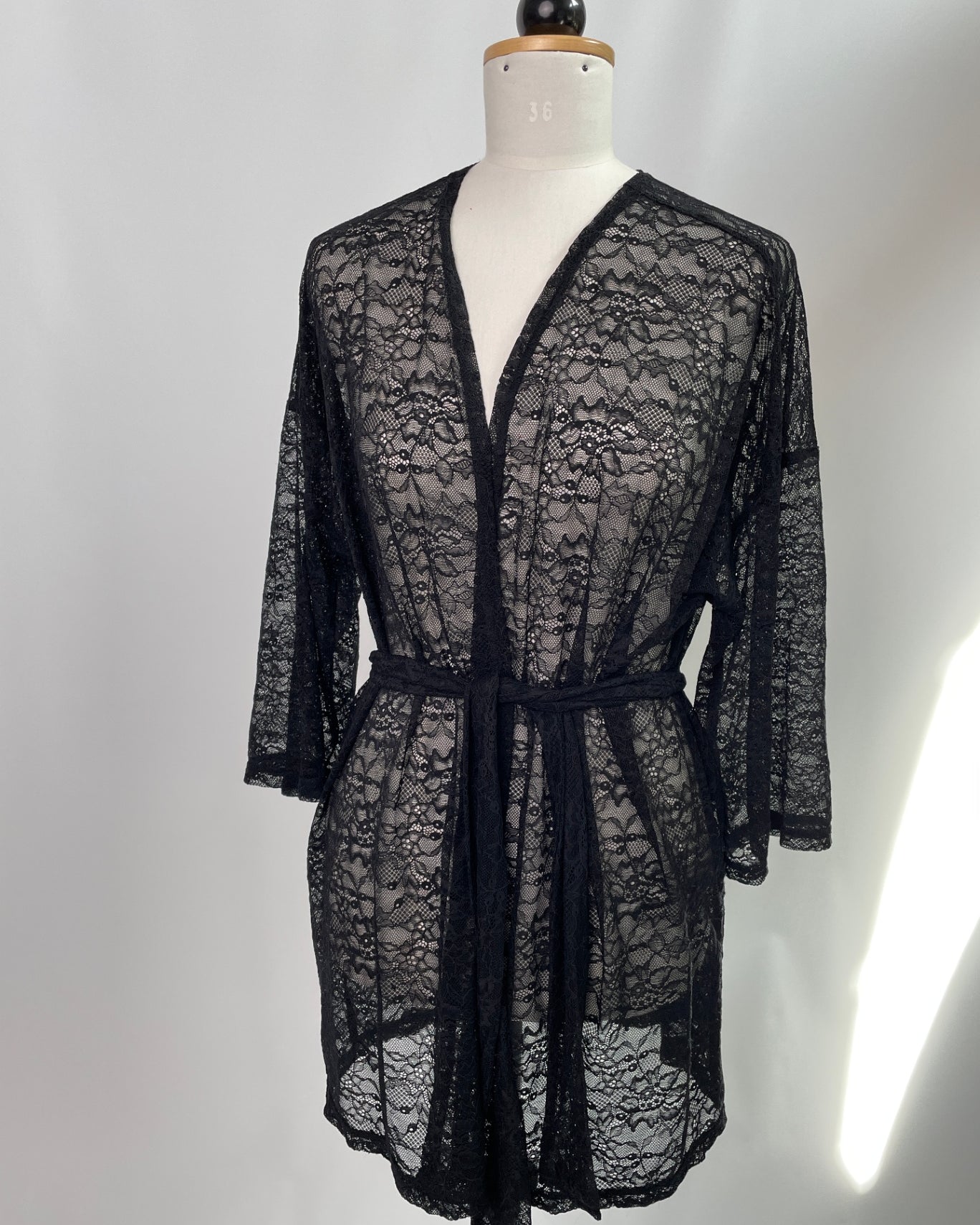 Cora | Cardigan dreiviertelarm | Spitze | Größe XL | ohne Taschen und Schlaufen | Second Love