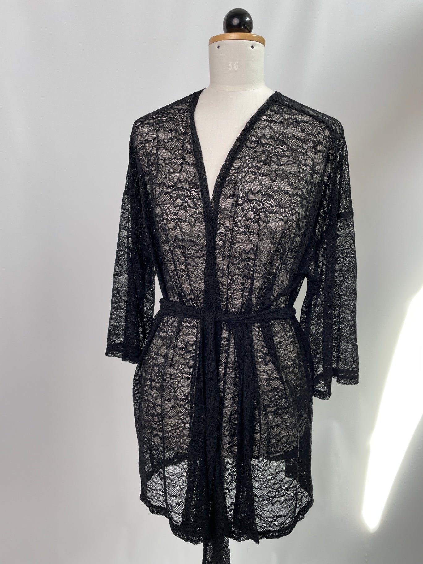 Cora | Cardigan dreiviertelarm | Spitze | Größe XL | ohne Taschen und Schlaufen | Second Love