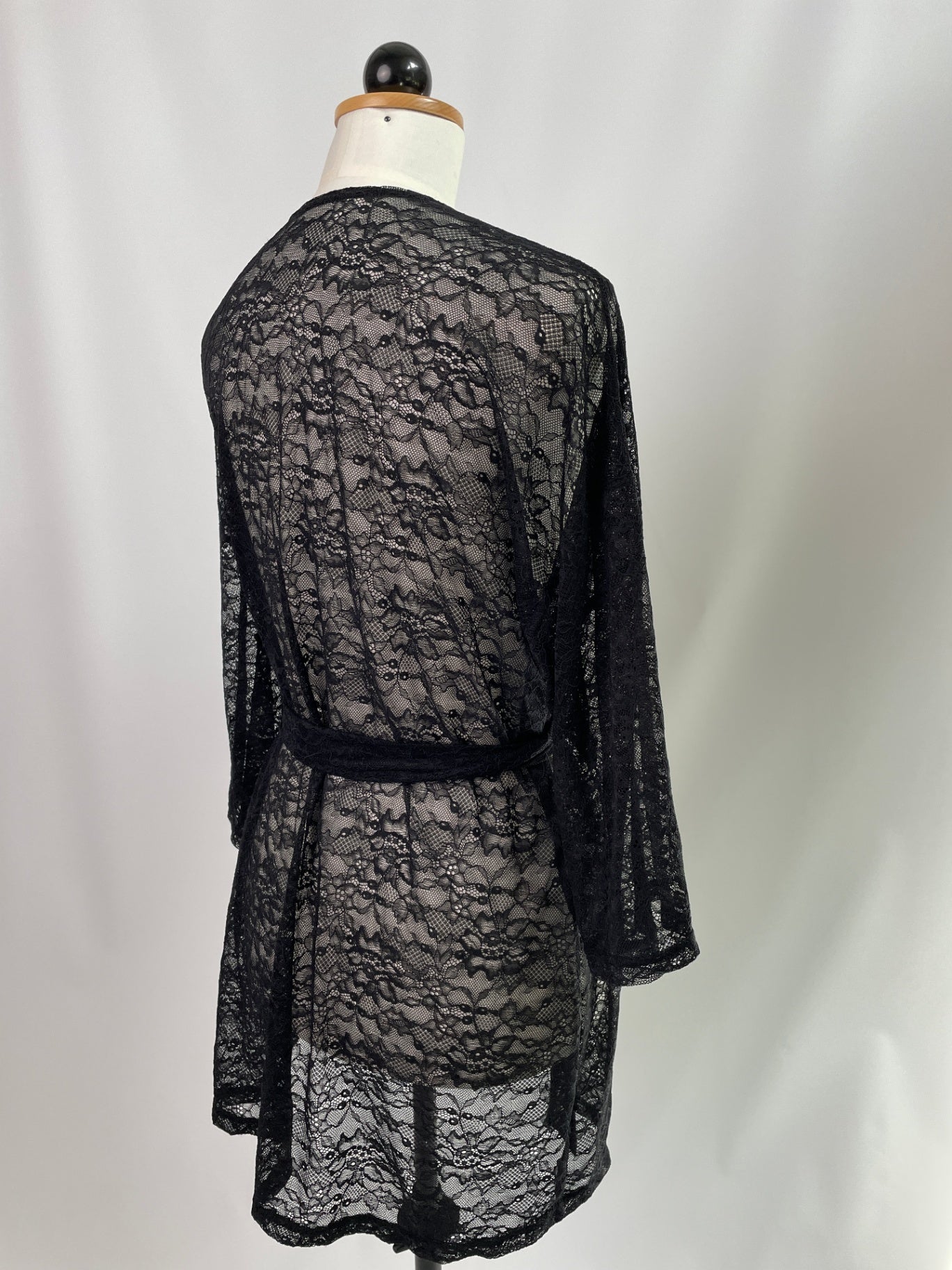 Cora | Cardigan dreiviertelarm | Spitze | Größe XL | ohne Taschen und Schlaufen | Second Love