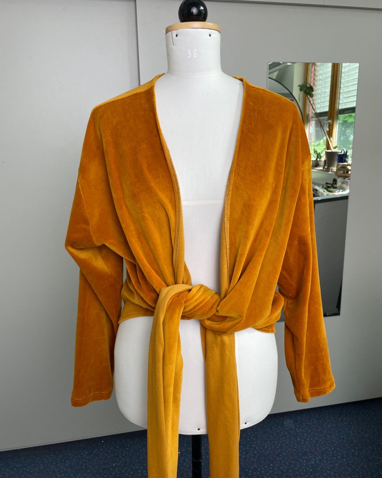 Winja | Langärmlige Wickelbluse | Velvet karamell | Größe 1 | Second Love