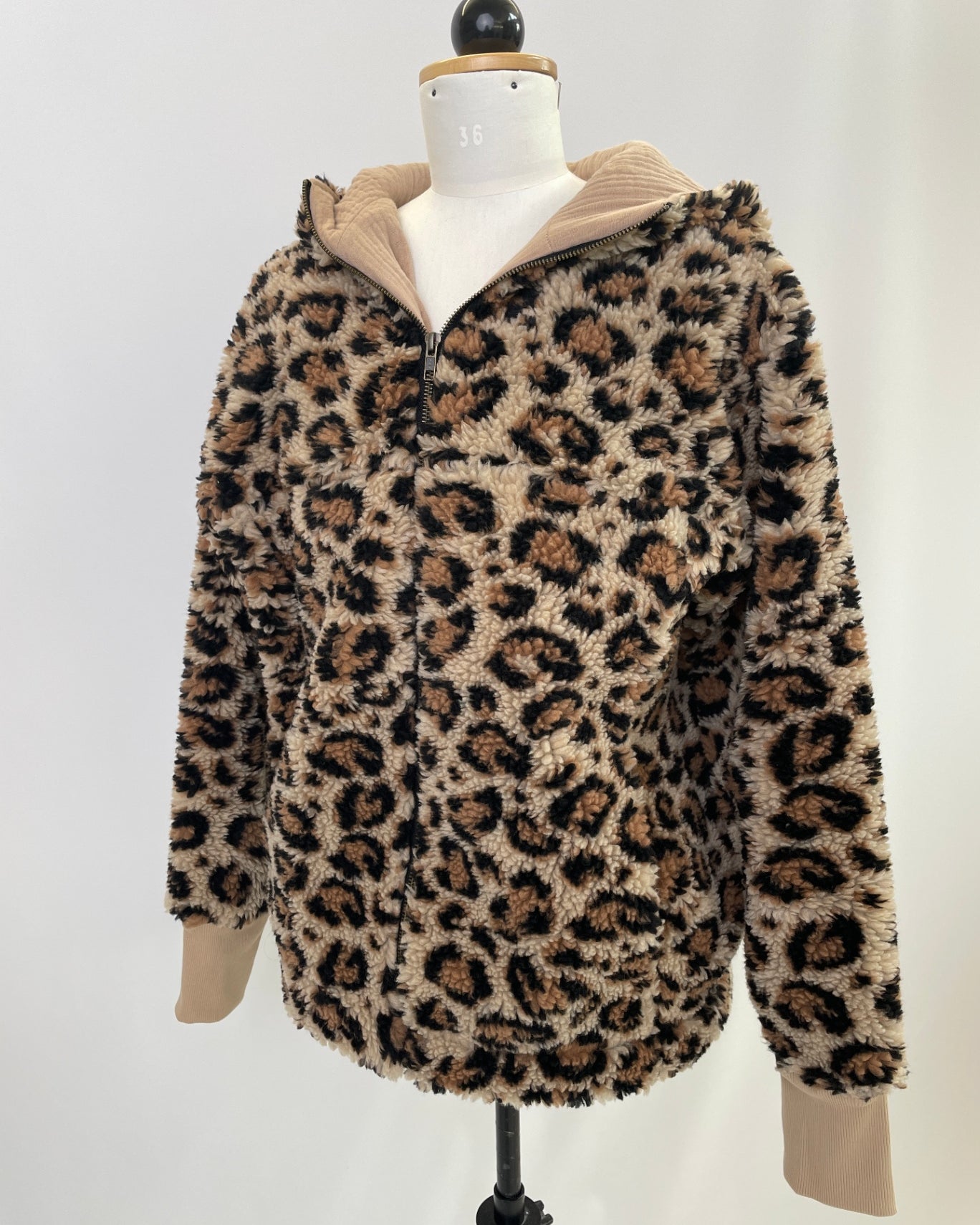 Karl | Kapuzenjacke mit Taschen | Muster Plüsch Leobertchen | Größe XXS | Sonderbestellung s. Beschr. | Second Love