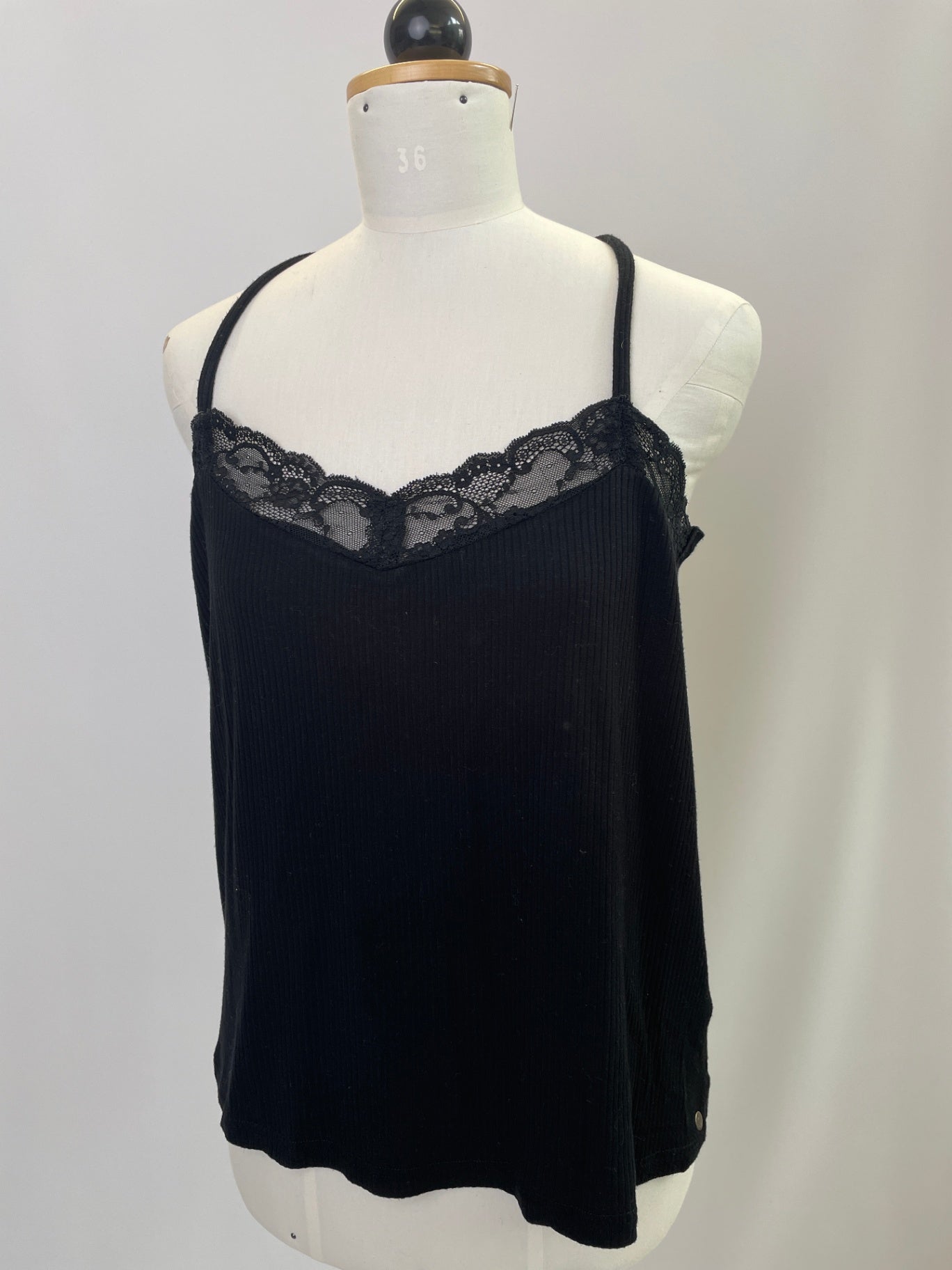 Tina | Trägertop mit Spitze | Rippjersey schwarz | Größe L | Second Love