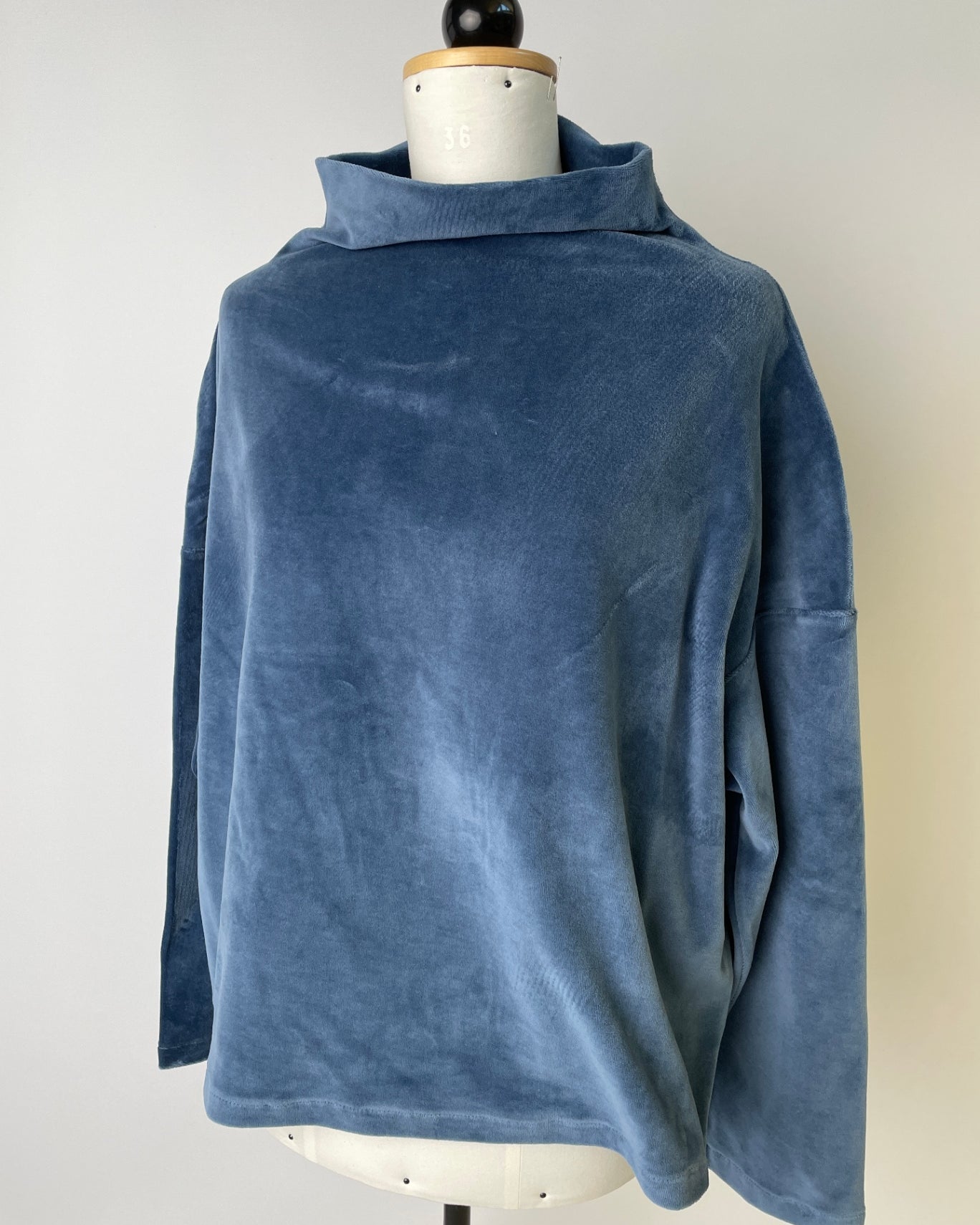 Pullover | Kelchkragen | Velvet rauchblau | Größe M | Second Love