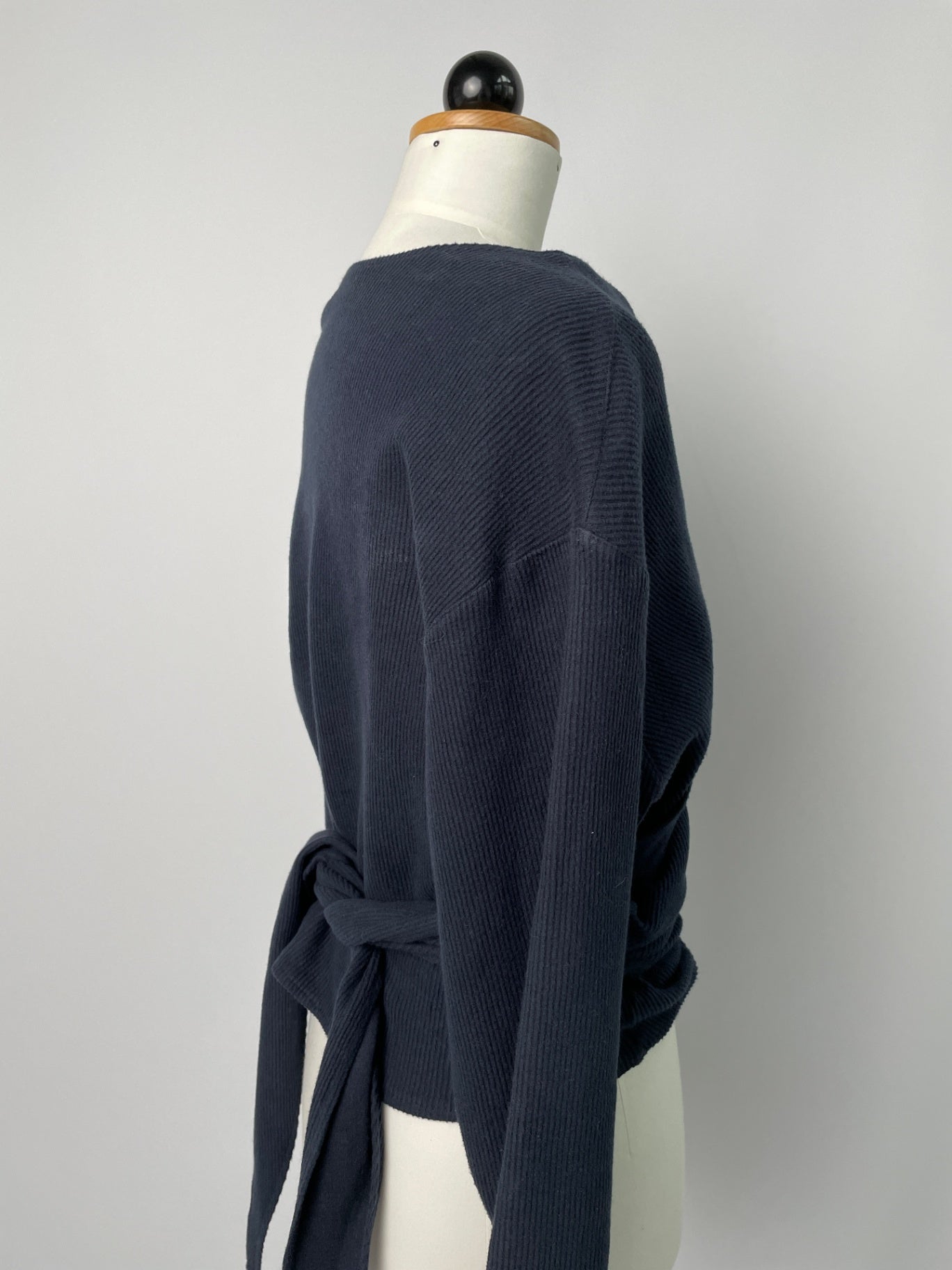 Winja | Vielseitige Wickelbluse | Cordsweat dunkelblau | Größe 1 | Second Love