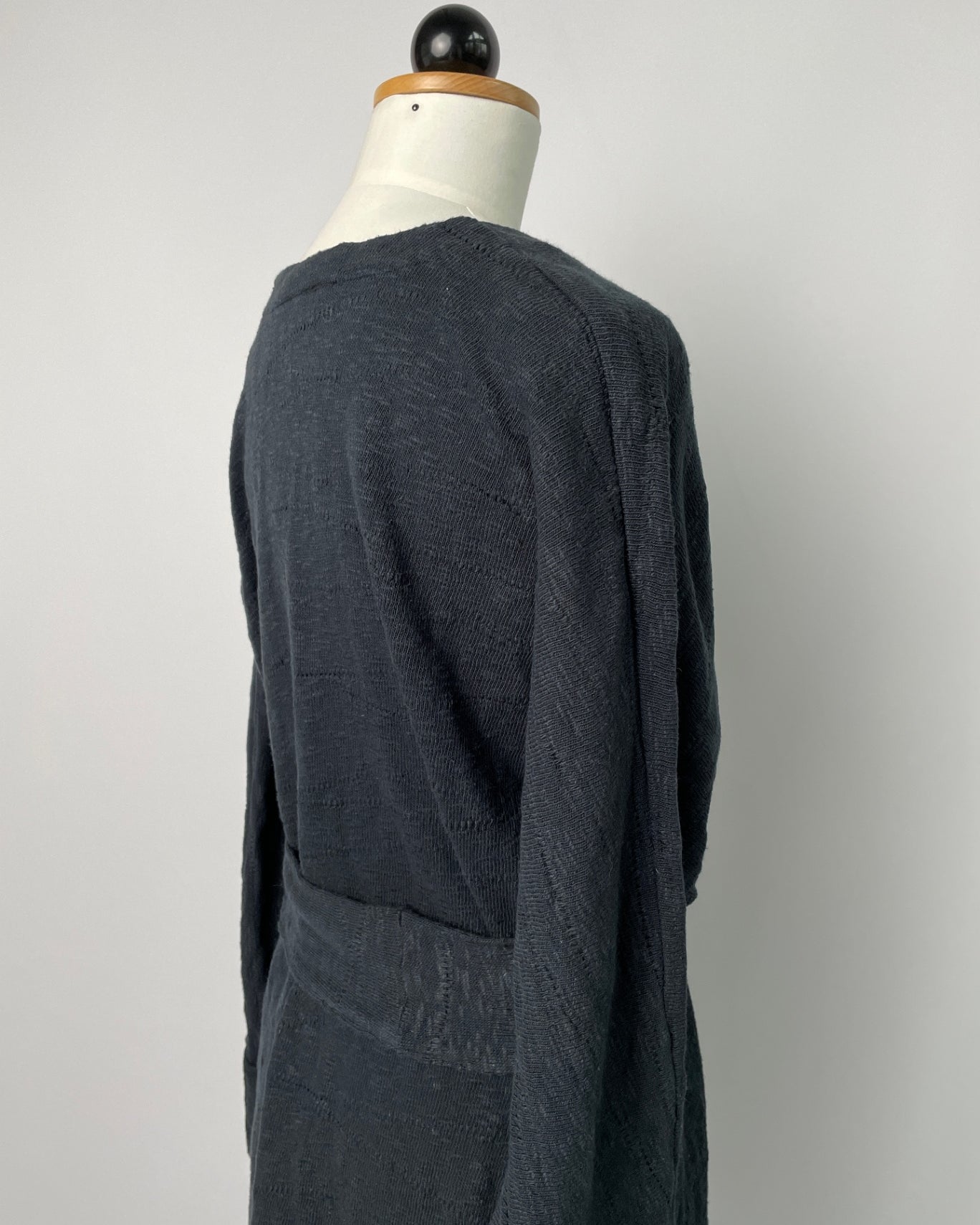 Kumi | Langärmliges Kimonokleid | Jacquardstrick schwarz | Größe XXS | Second Love