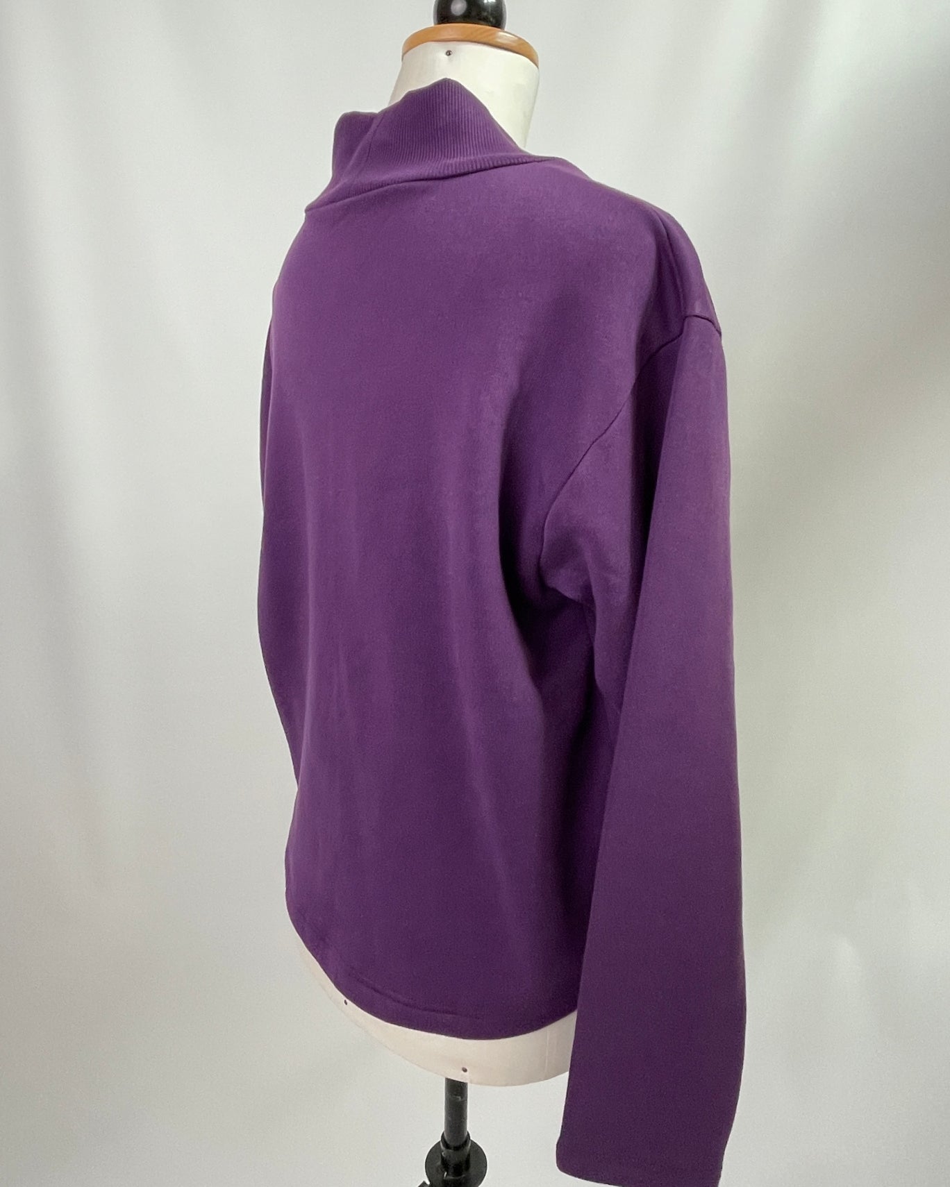 Janne | Kurze Jacke mit Knöpfen | Sweat lila | Größe S | Second Love