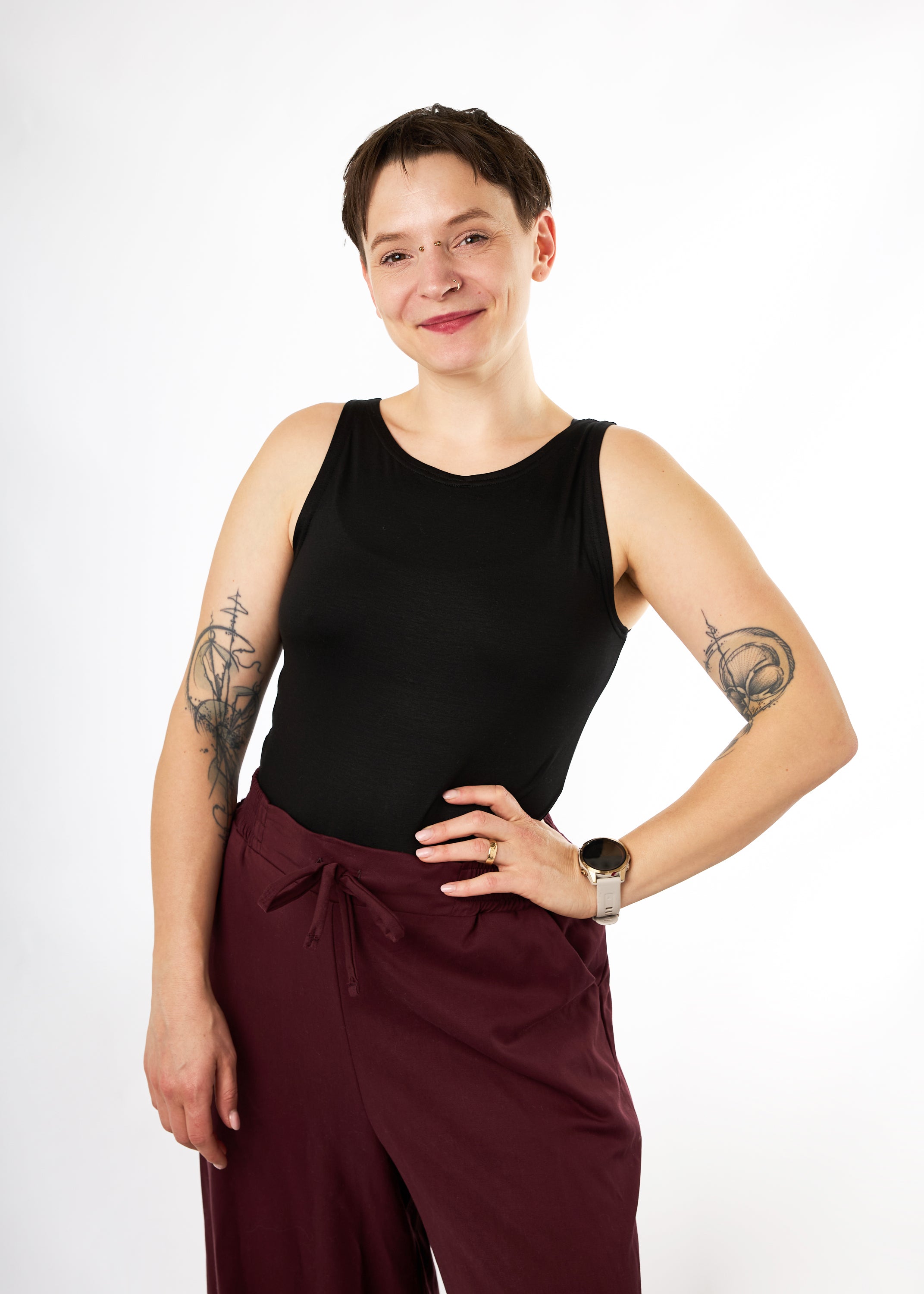 Melly trägt auf dem Foto 'Tessa' Größe XS, Tenceljersey 'schwarz'