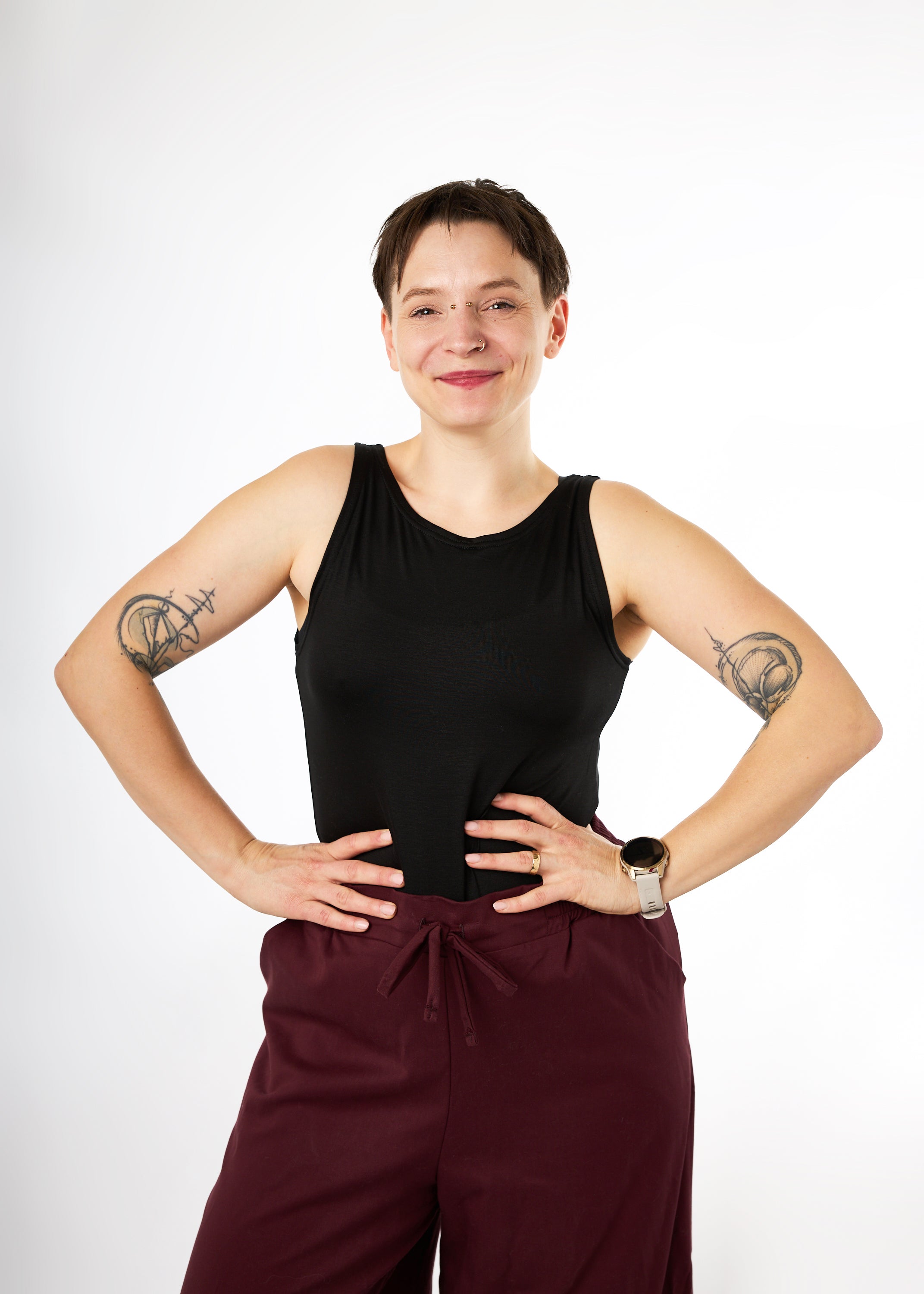 Melly trägt auf dem Foto 'Tessa' Größe XS, Tenceljersey 'schwarz'