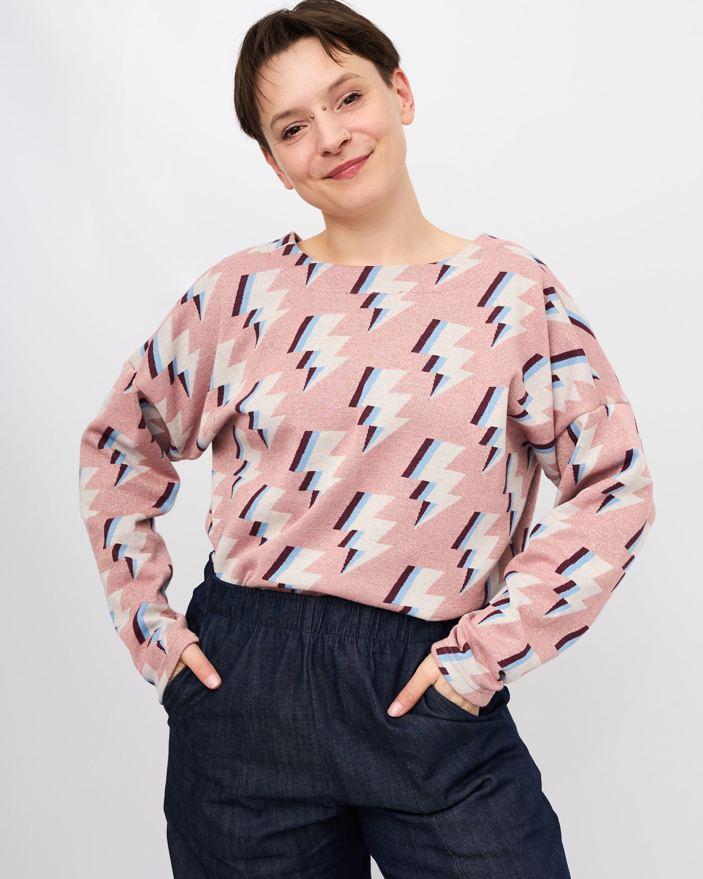 Melly trägt Viviane in Blitze Größe S