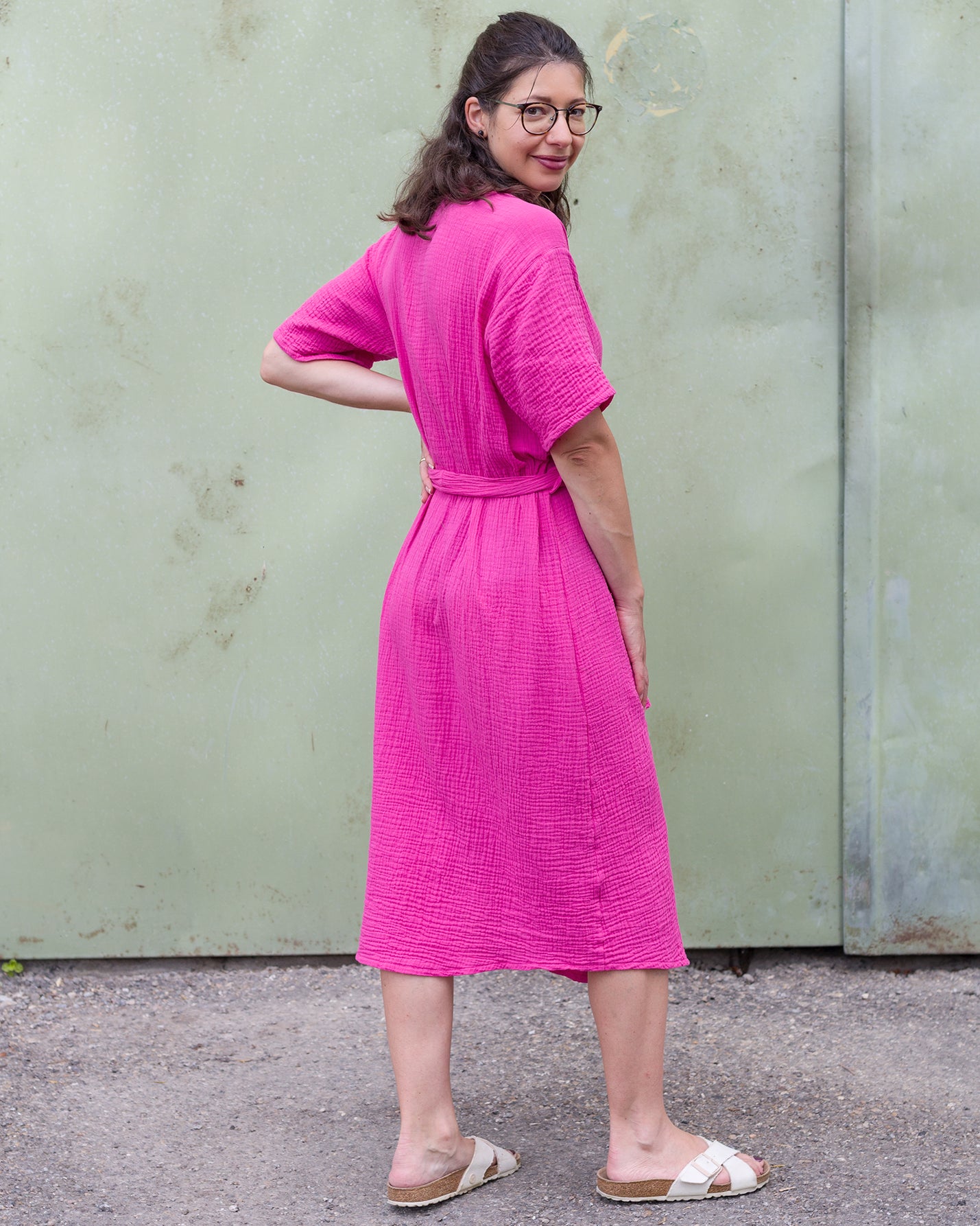 Mel trägt auf dem Foto 'Briana' Größe S, Musselin pink