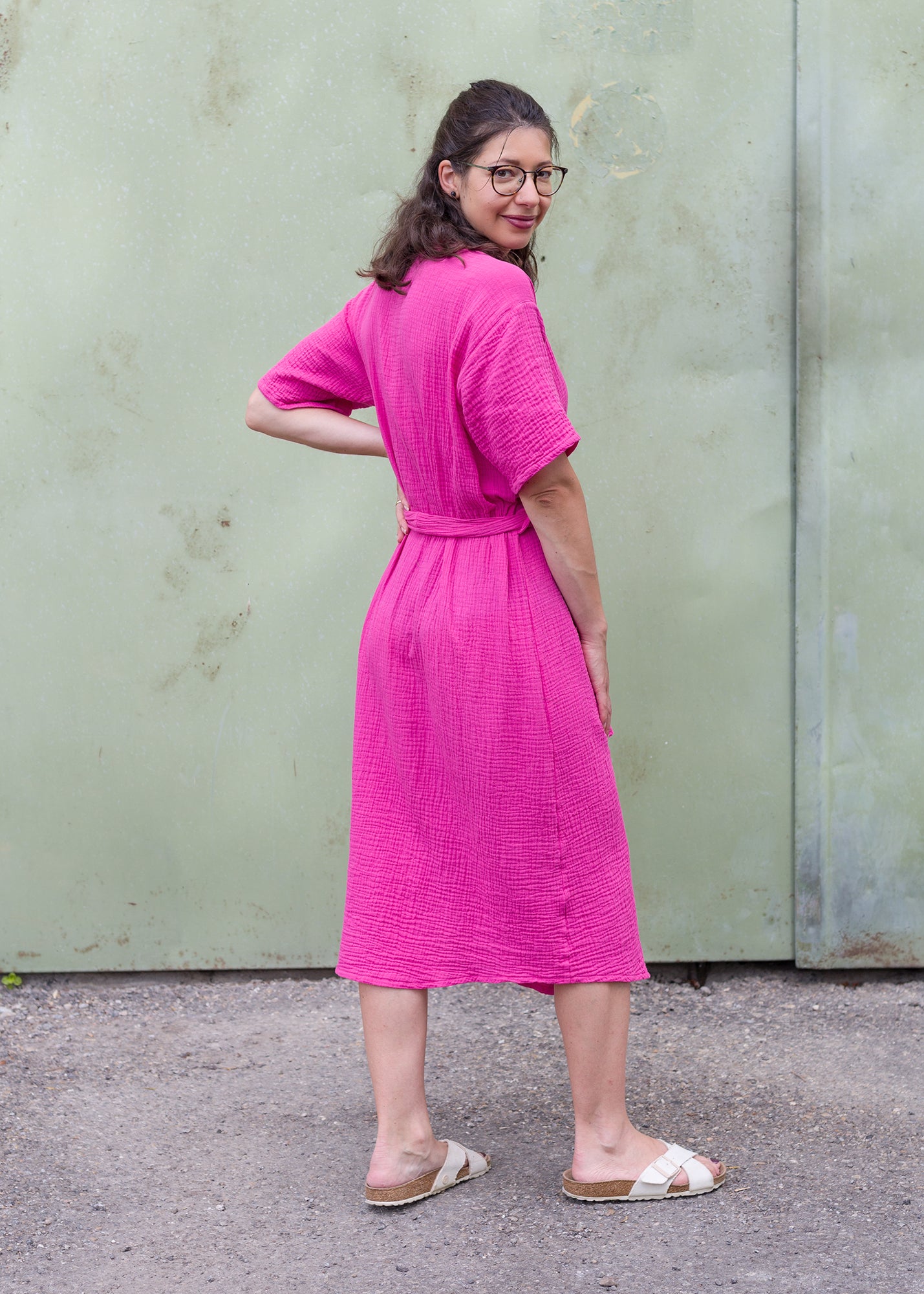 Mel trägt auf dem Foto 'Briana' Größe S, Musselin pink