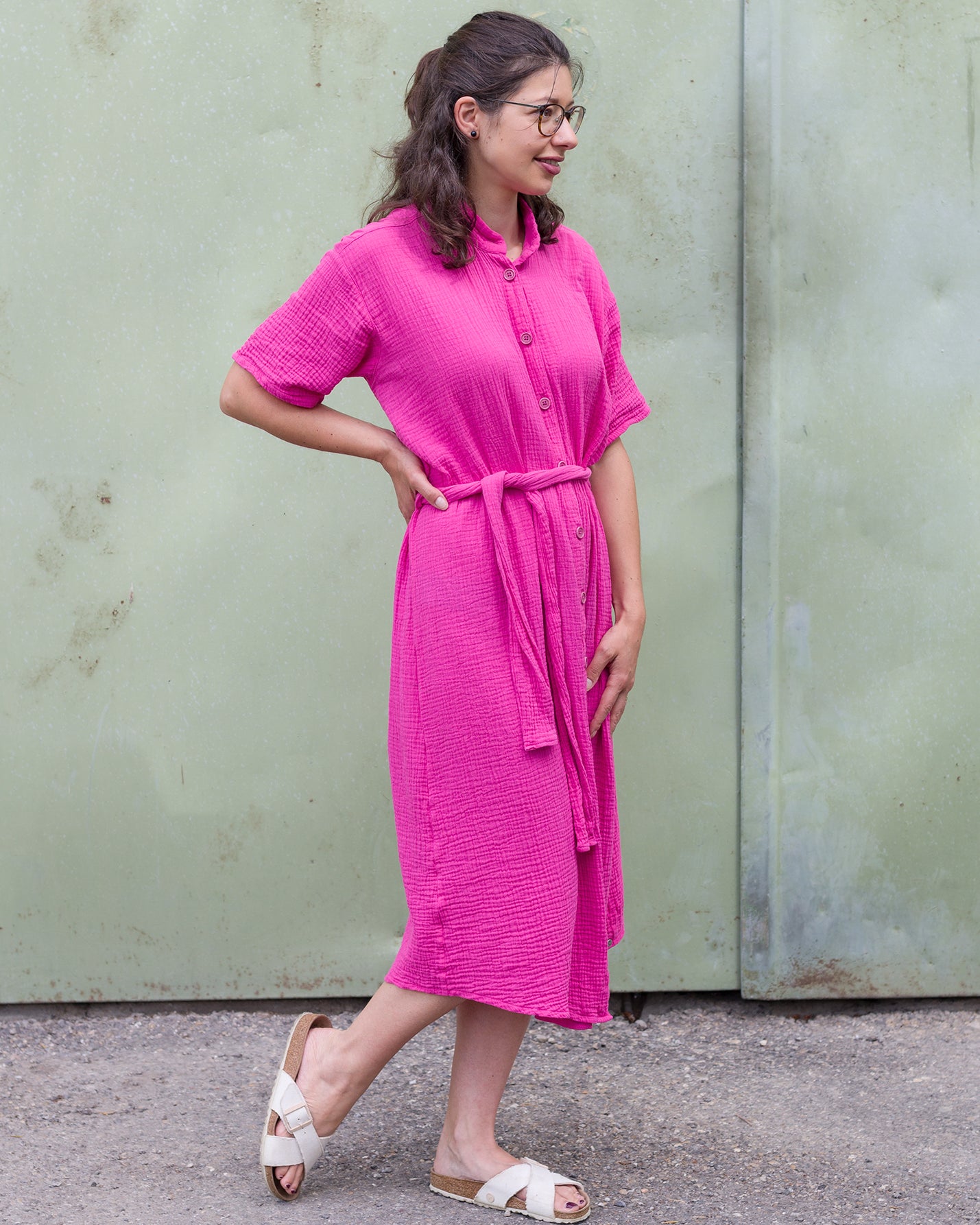 Mel trägt auf dem Foto 'Briana' Größe S, Musselin pink