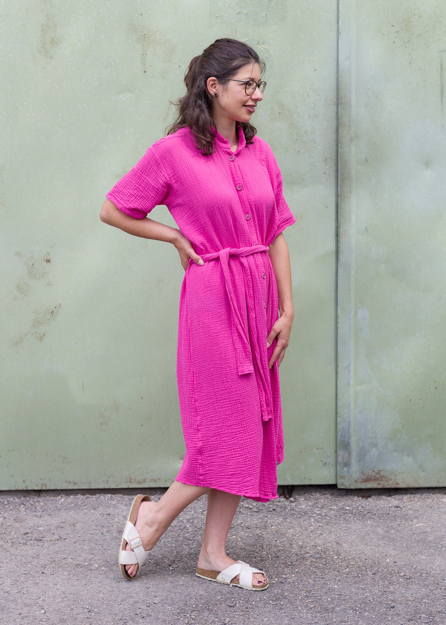 Mel trägt auf dem Foto 'Briana' Größe S, Musselin pink