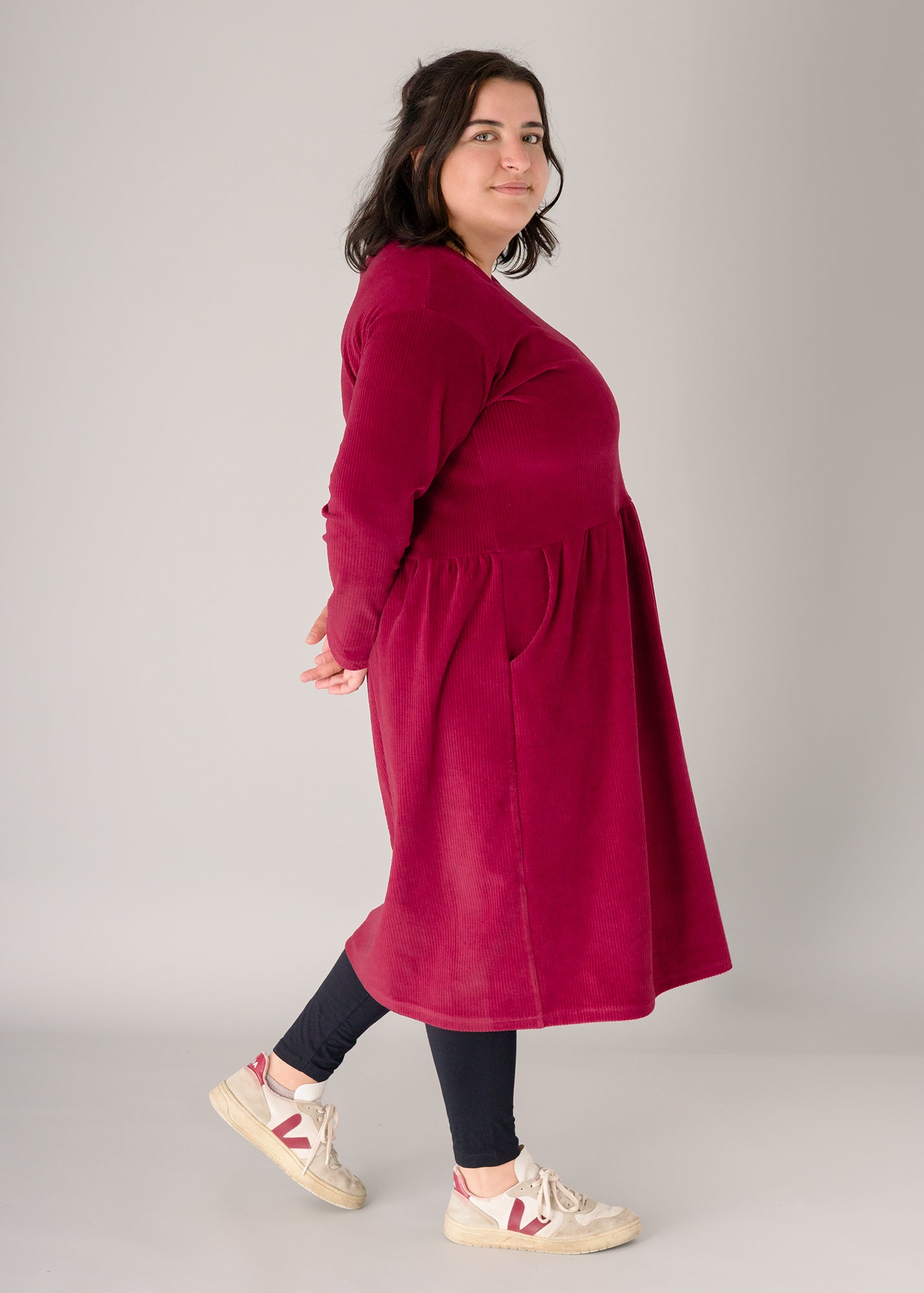 Flores trägt auf dem Foto 'Belinda', tiefe Taille Größe XXL, Velvet-Cord fuchsia