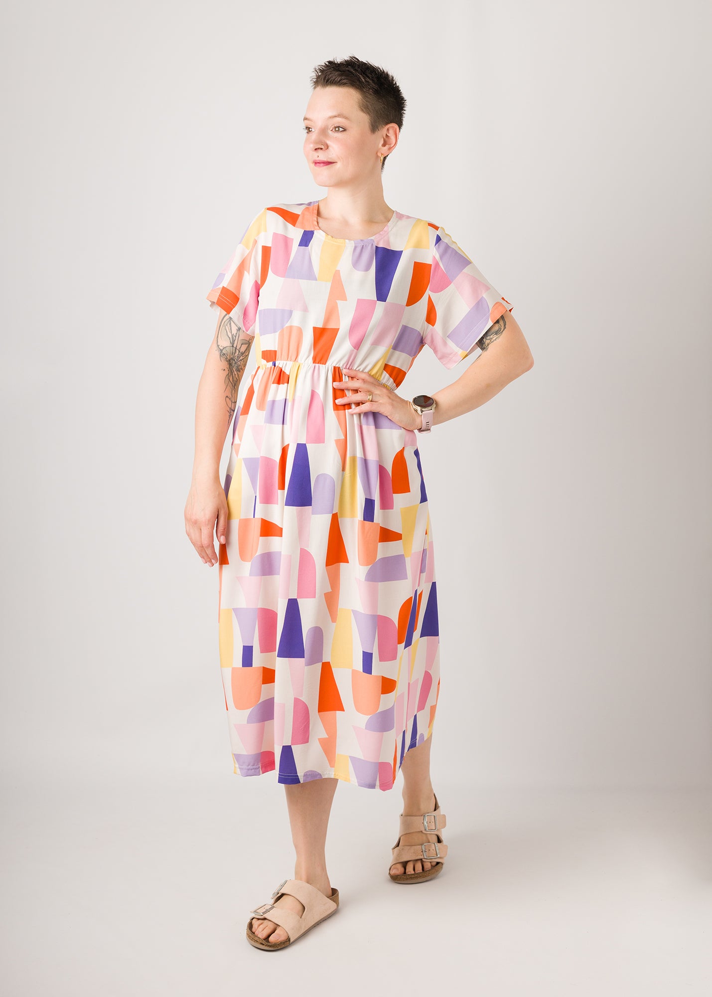 Melly trägt auf dem Foto 'Belinda', hohe Taille Größe S, Muster nicht elastisch 'Luft & Liebe'