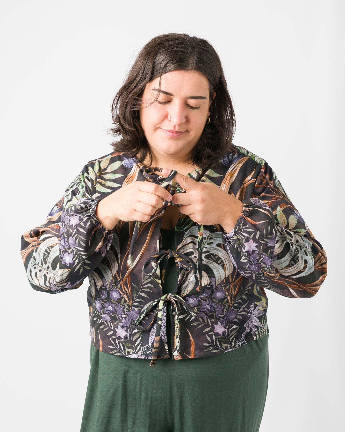 Flores trägt auf dem Foto 'Bella' Größe XL, Muster elastisch 'Plantlover'