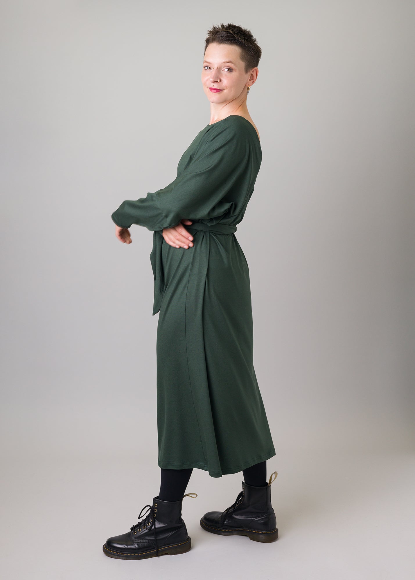 Melly trägt auf dem Foto 'Francis' Größe S, Tenceljersey 'waldgrün'