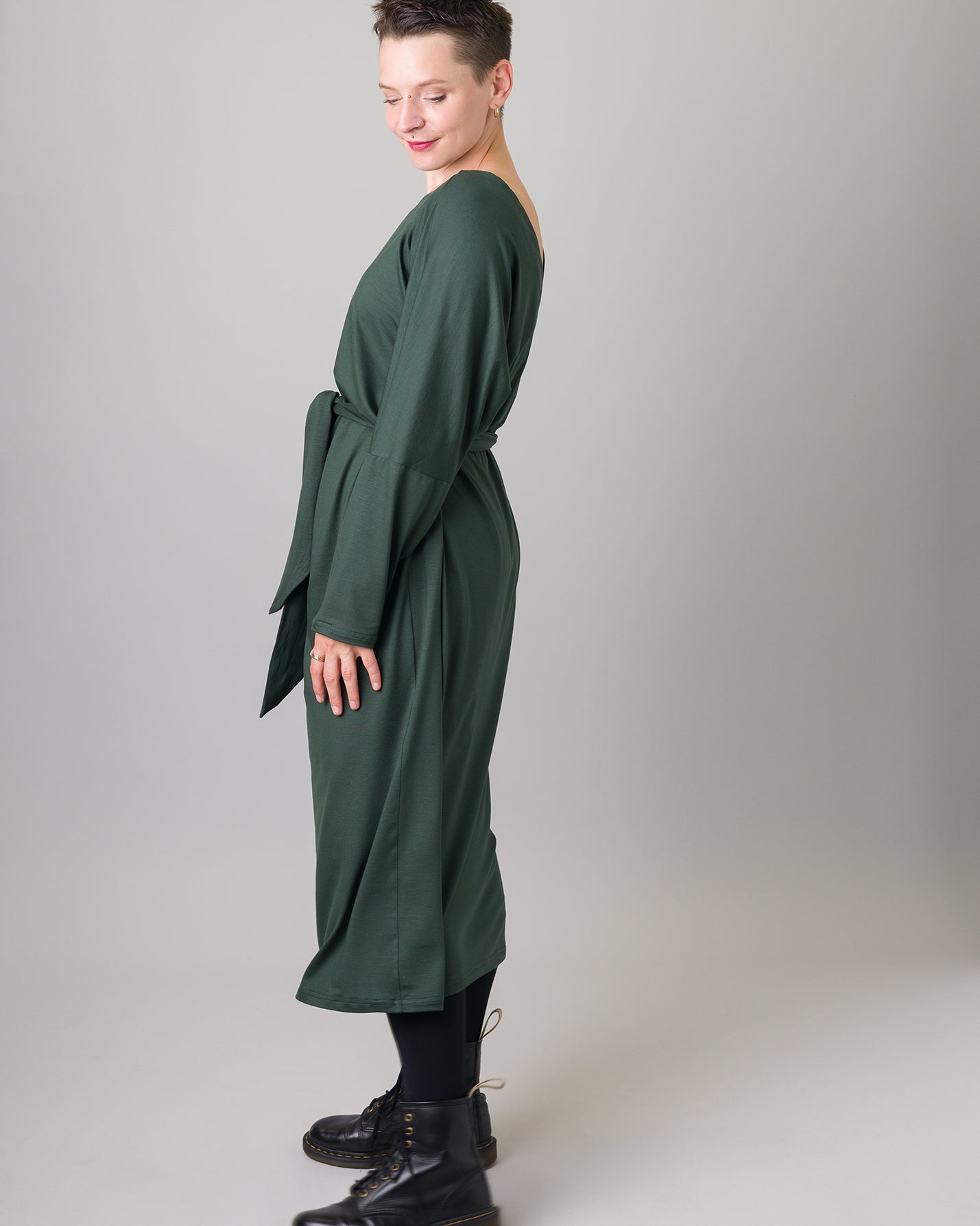 Melly trägt auf dem Foto Größe S, Tenceljersey