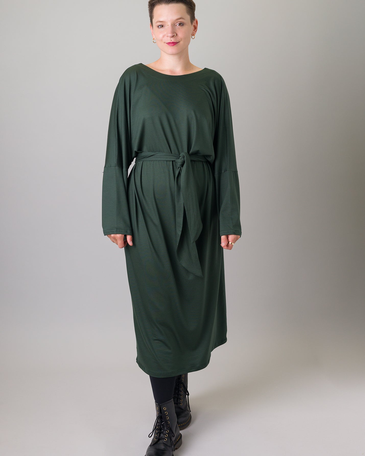 Melly trägt auf dem Foto Größe S, Tenceljersey