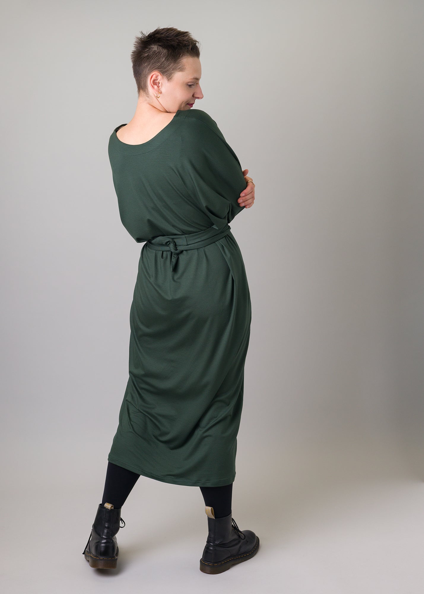 Melly trägt auf dem Foto Größe S, Tenceljersey