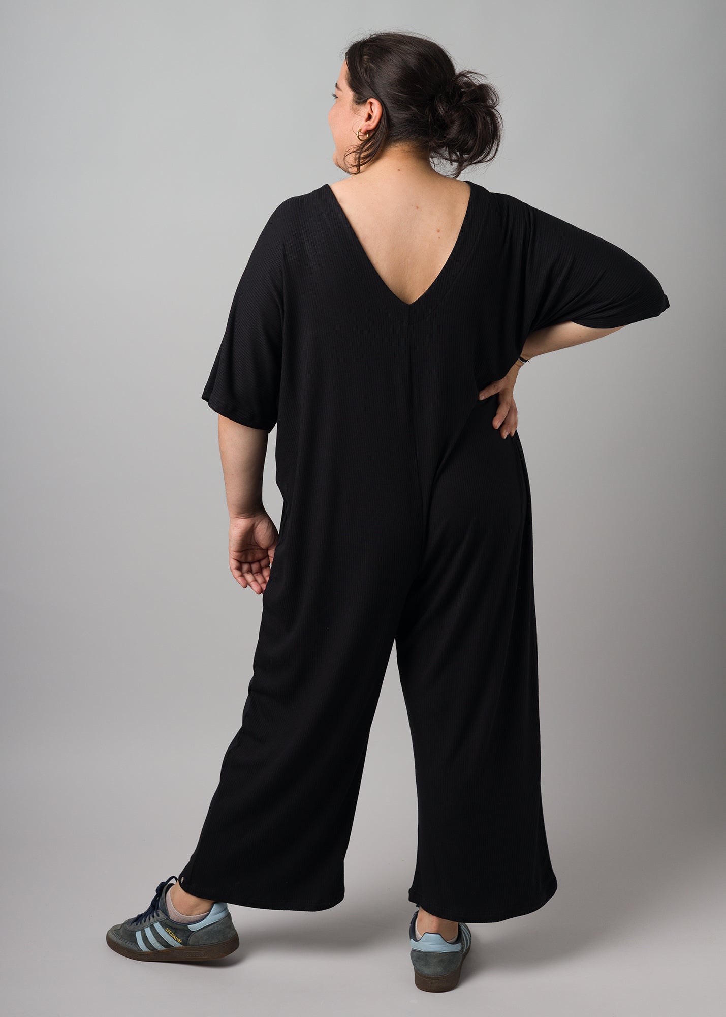 Flores trägt auf dem Foto 'Franz' Größe XXXL, Rippjersey schwarz