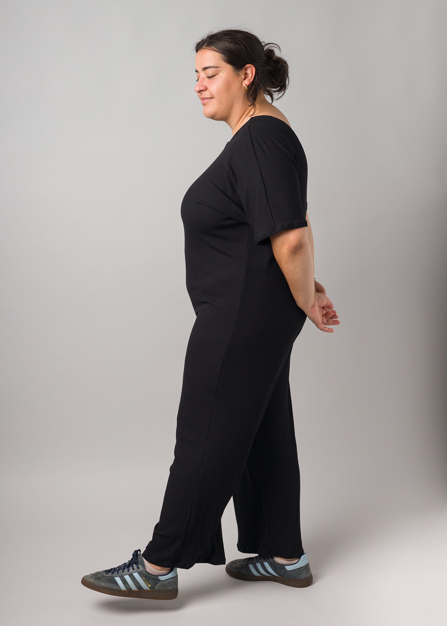 Flores trägt auf dem Foto 'Franz' Größe XXXL, Rippjersey schwarz