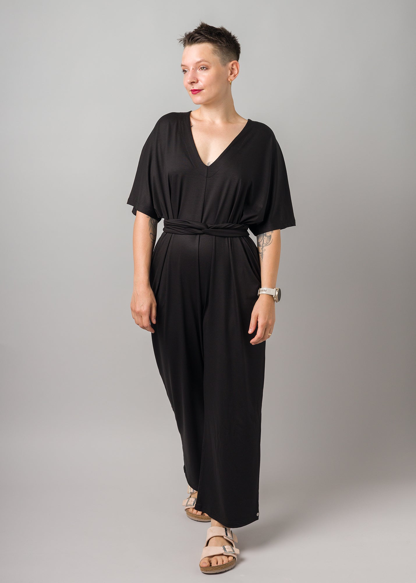 Melly trägt auf dem Foto 'Franz' Größe S, Tenceljersey schwarz