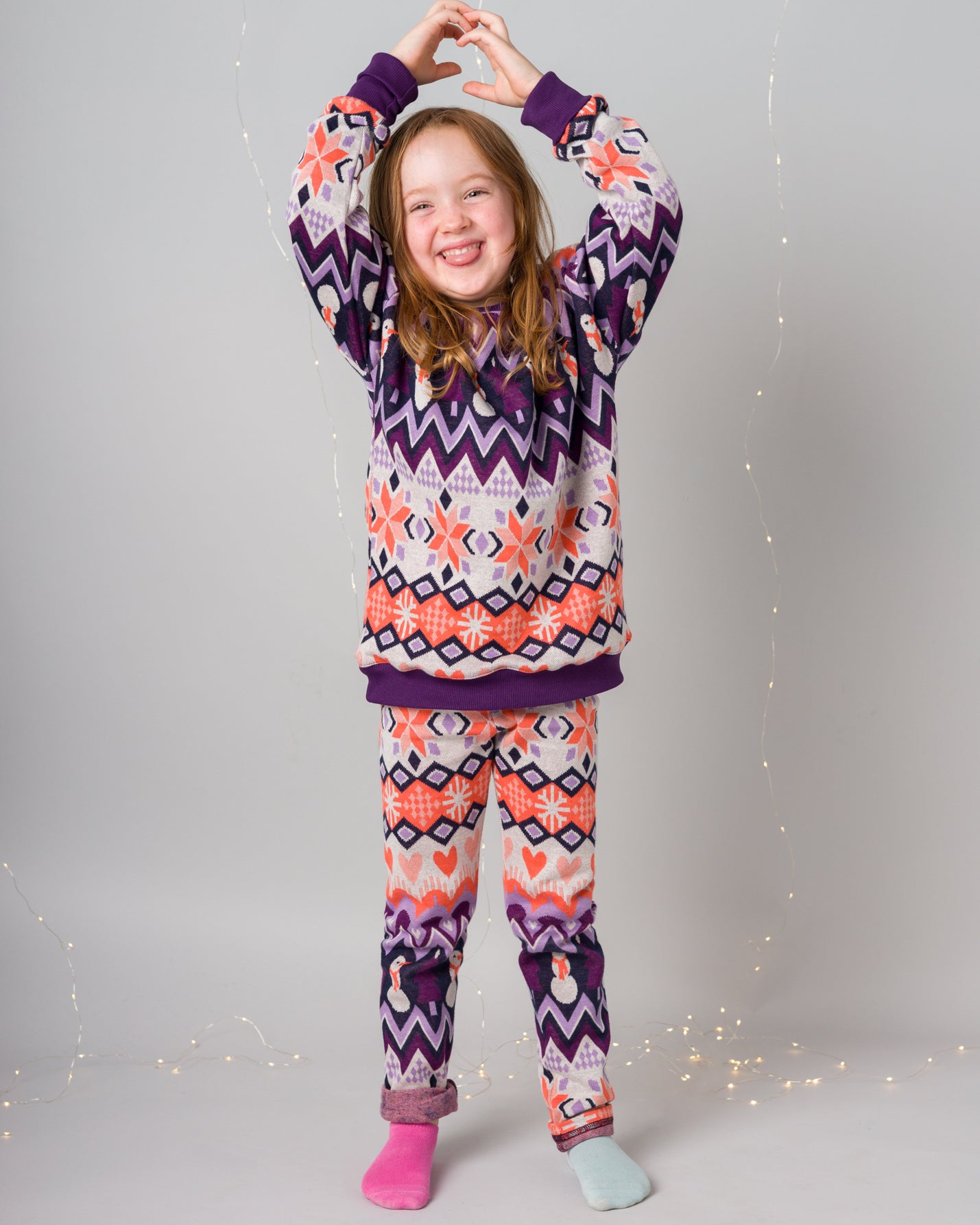 Ronja ist auf dem Foto 5 Jahre alt und trägt Größe 122/128