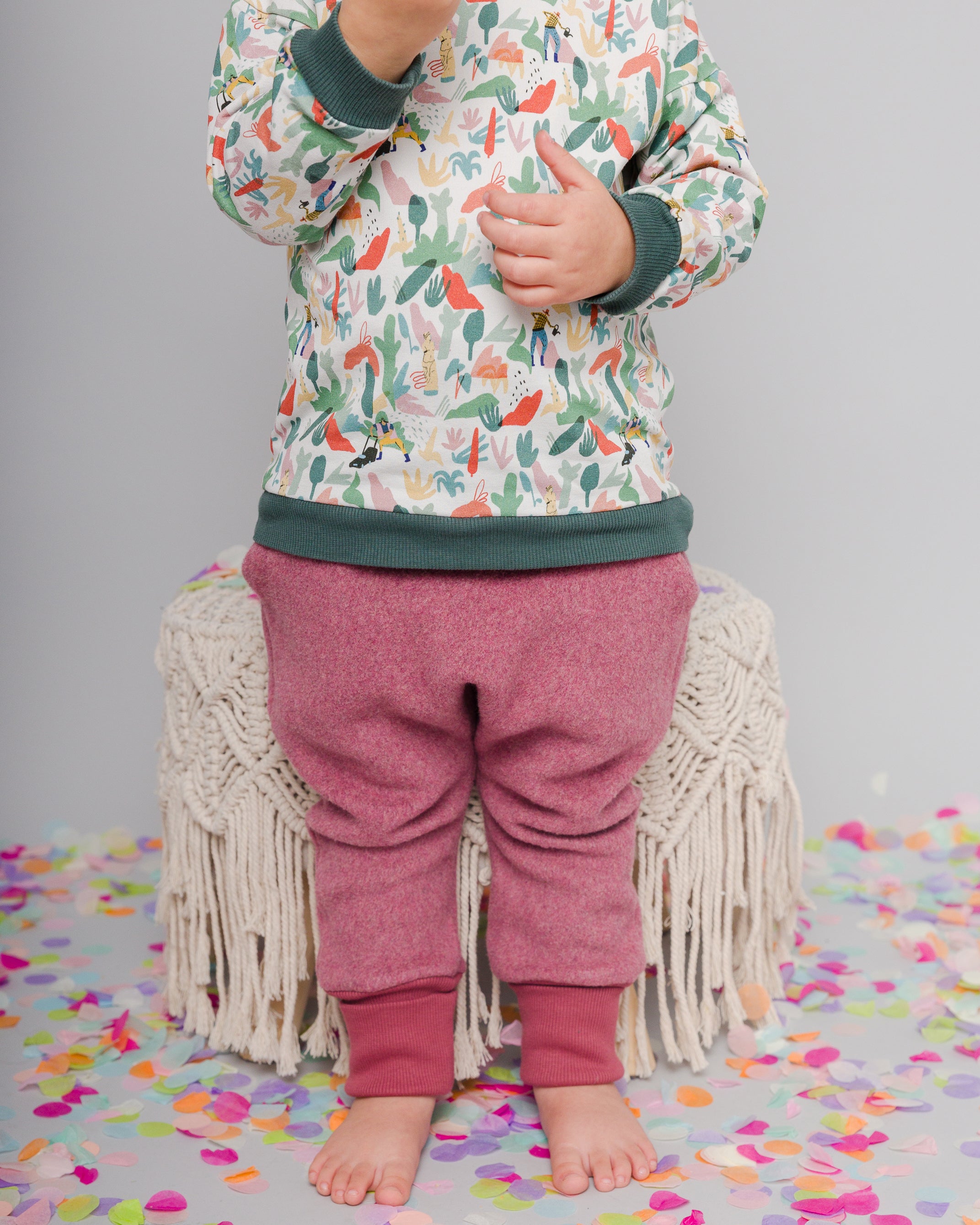 Jasmin ist auf dem Foto 3 Jahre alt und trägt Größe 5 (98-116), Momo Fleece